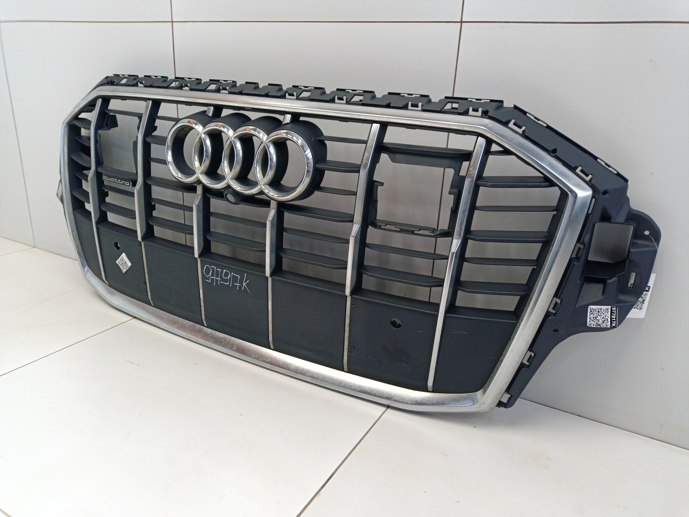 Решетка радиатора Audi Q7 2 Restail под 2 радара
