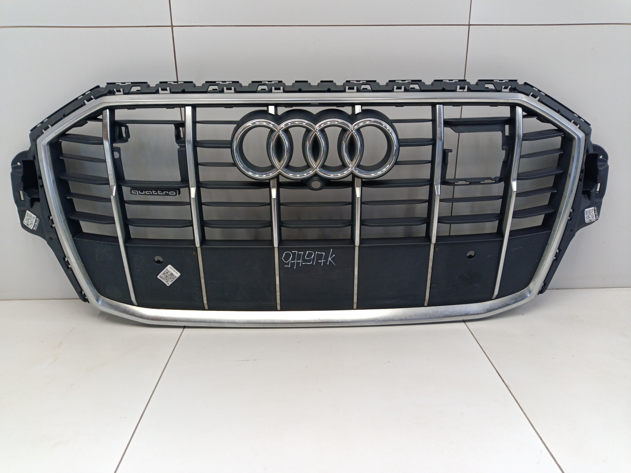 Решетка радиатора Audi Q7 2 Restail под 2 радара