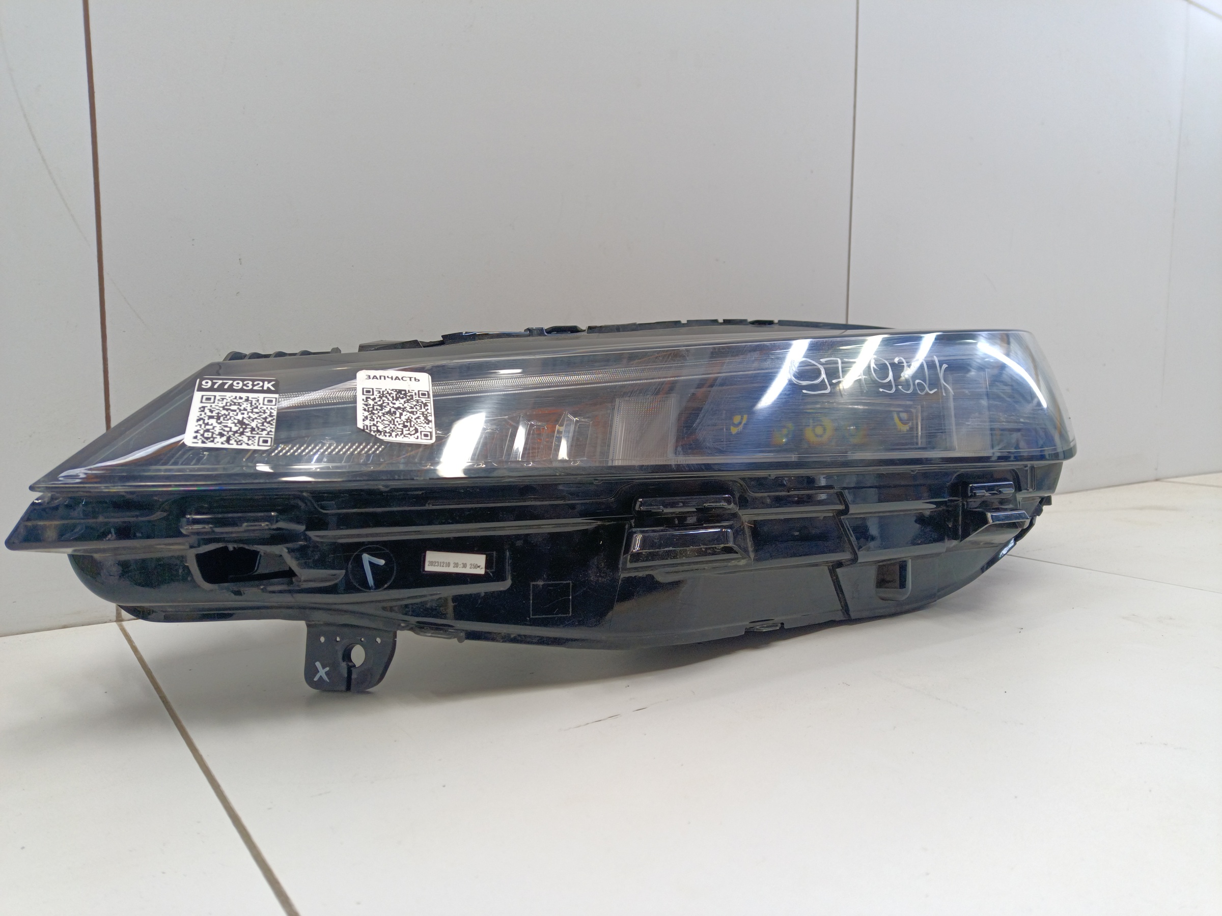 Фара передняя левая Changan Lamore LED