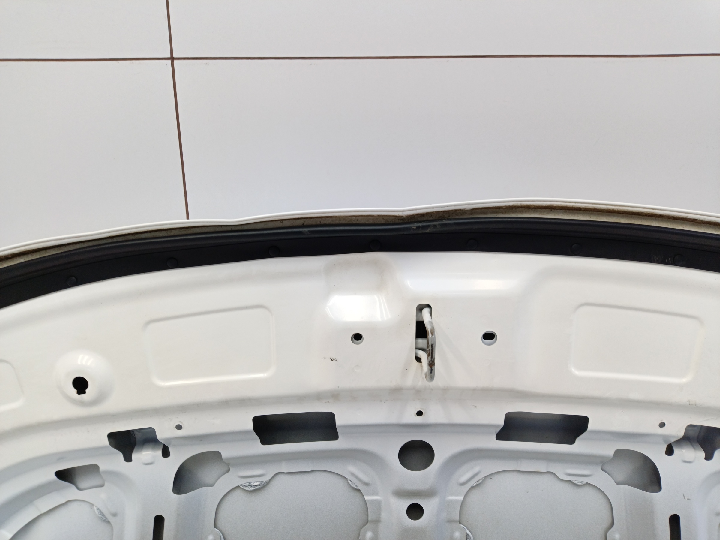 Капот Geely Coolray Restail