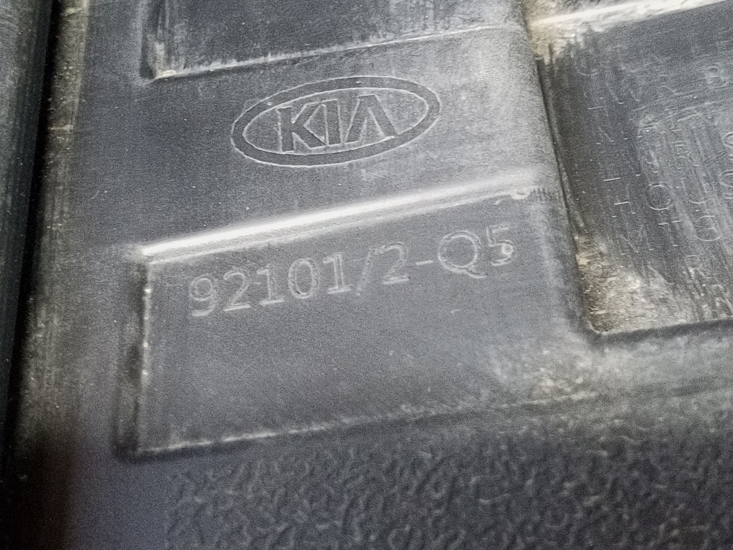Фара передняя правая Kia Seltos LED