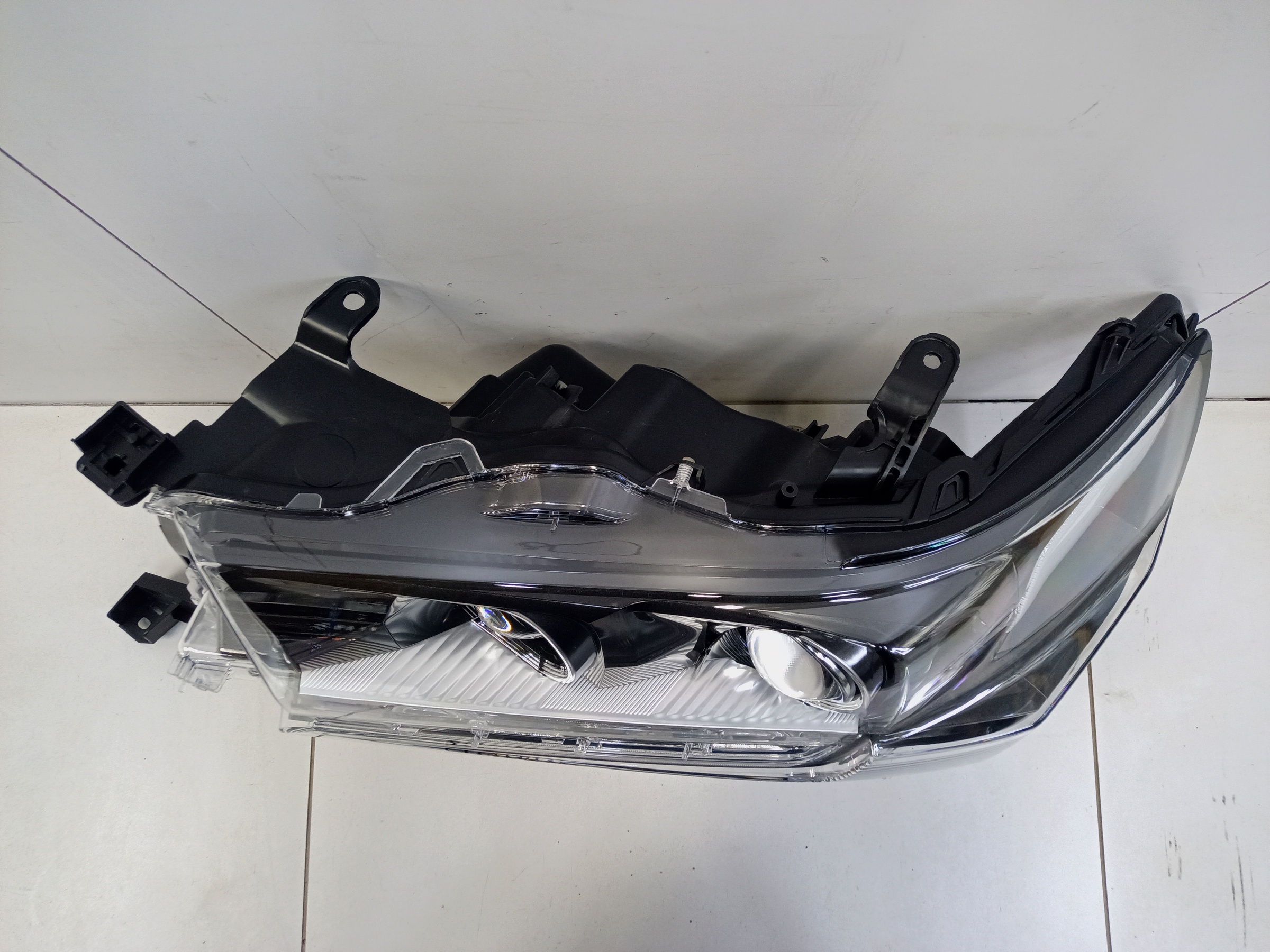 Фара передняя левая Toyota Land Cruiser 200 Restail 2 Executive black LED