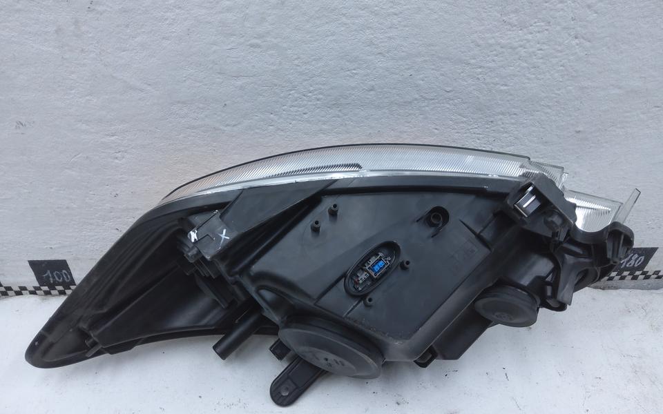 Фара передняя правая Ford Kuga 1 ксенон
