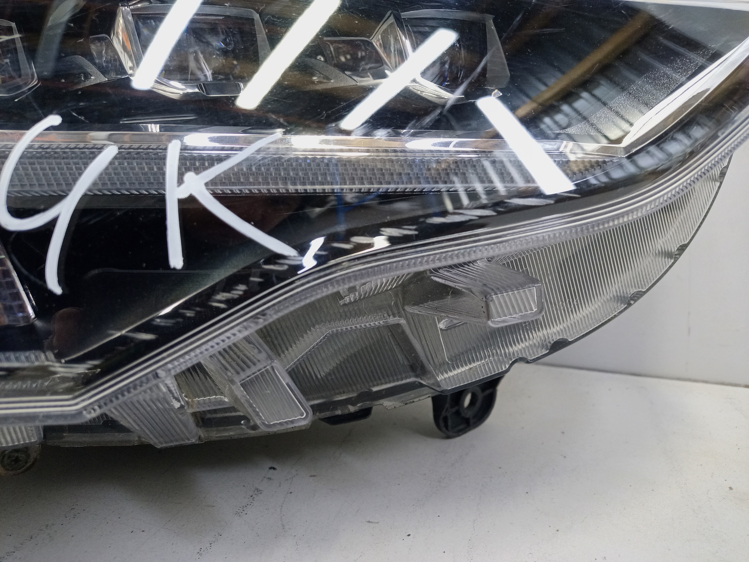 Фара передняя правая Haval Jolion LED
