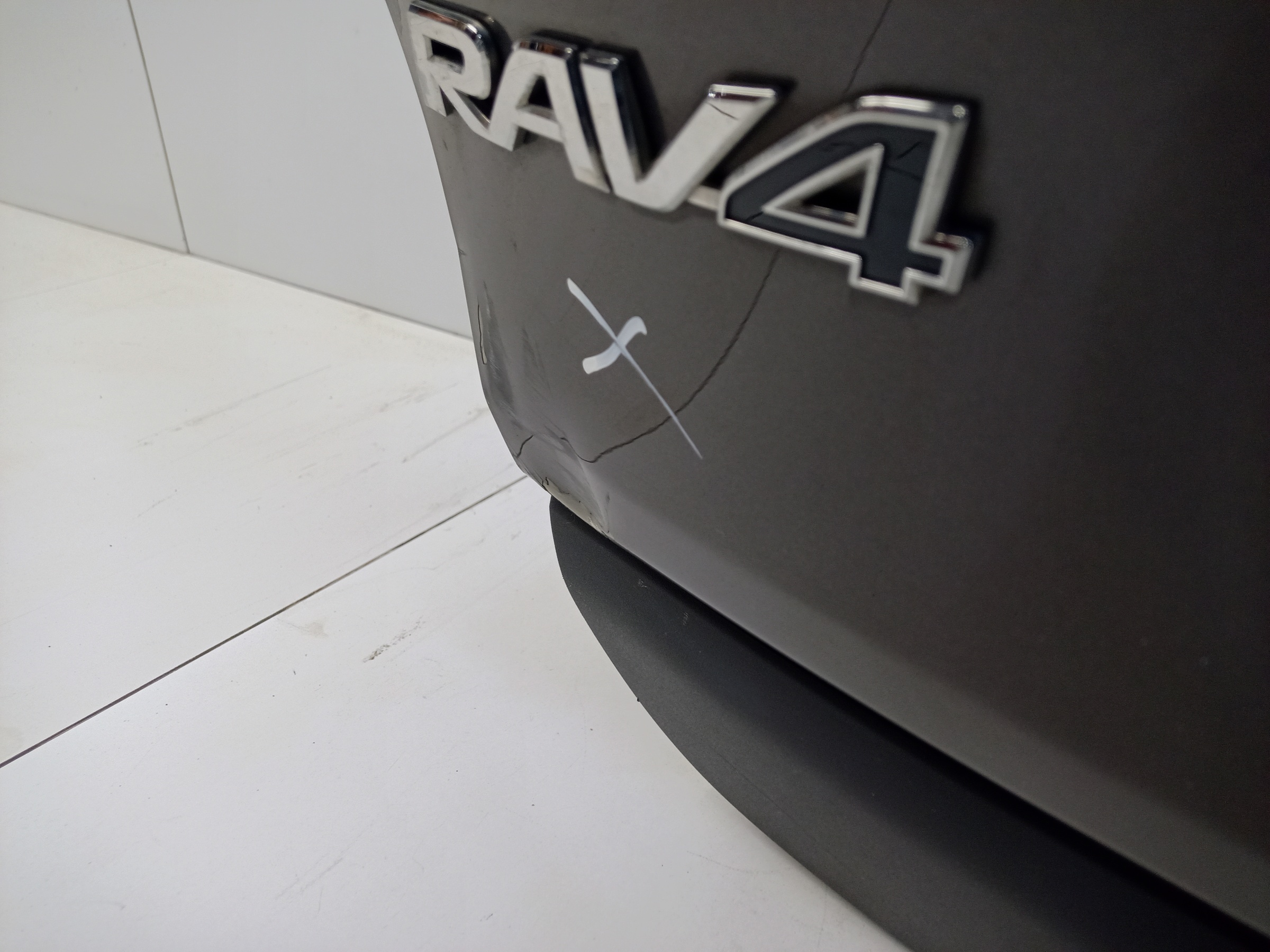Крышка багажника Toyota RAV4 XA50