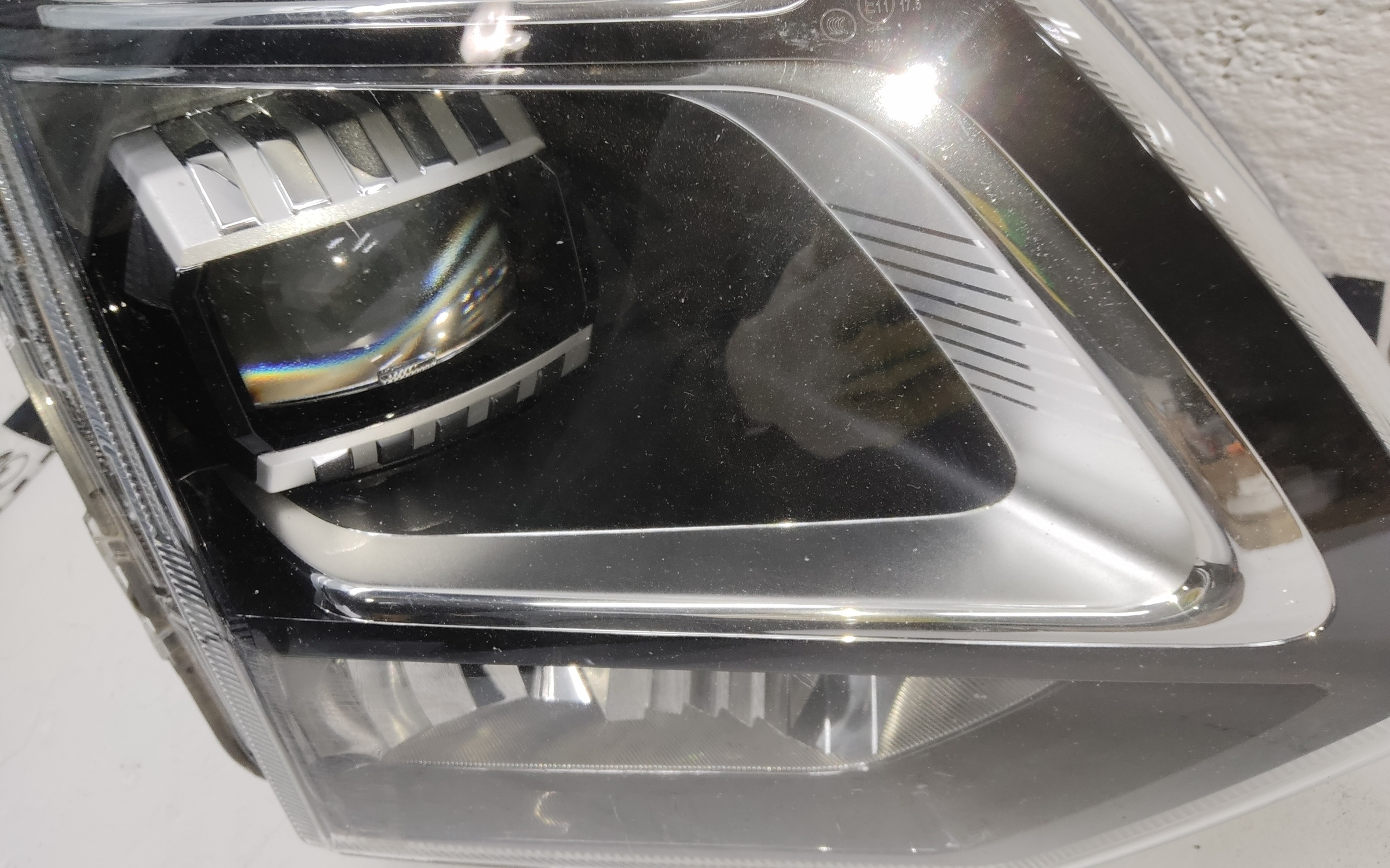 Фара передняя правая Omoda C5 LED