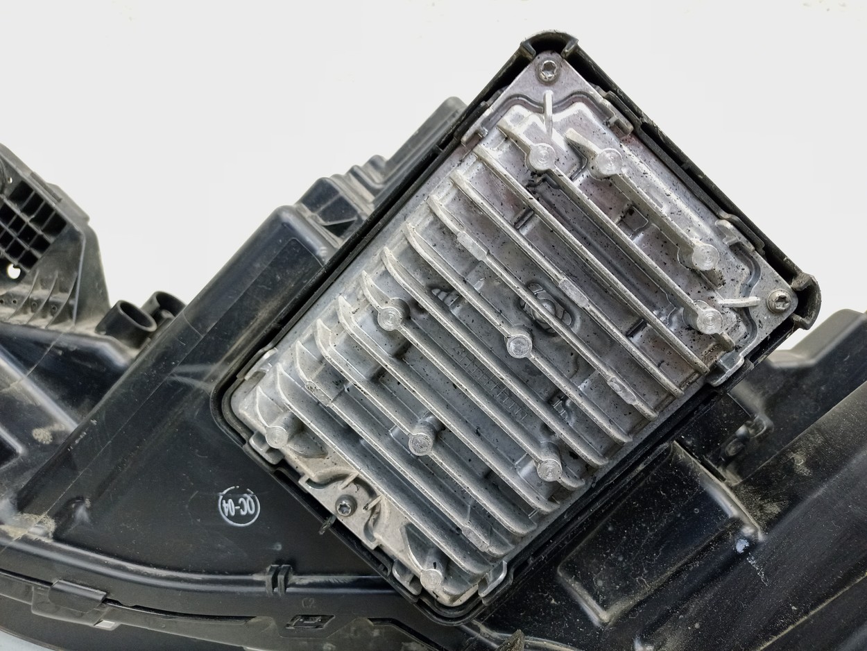 Фара передняя правая Geely Atlas 2 LED