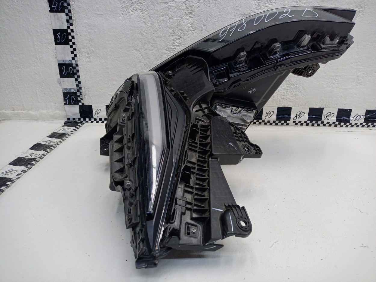 Фара передняя правая Geely Atlas 2 LED