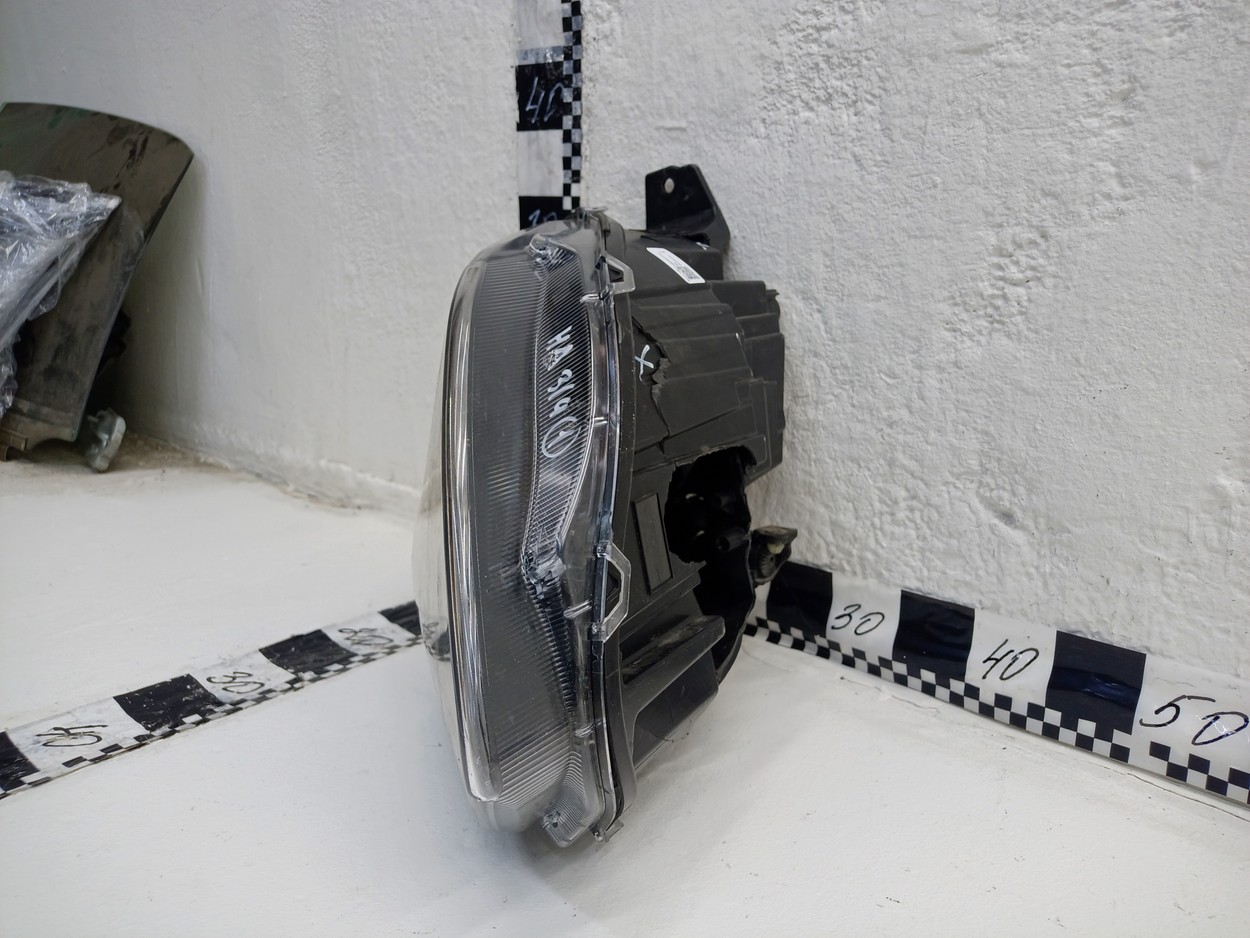 Фара передняя правая Omoda C5 галоген