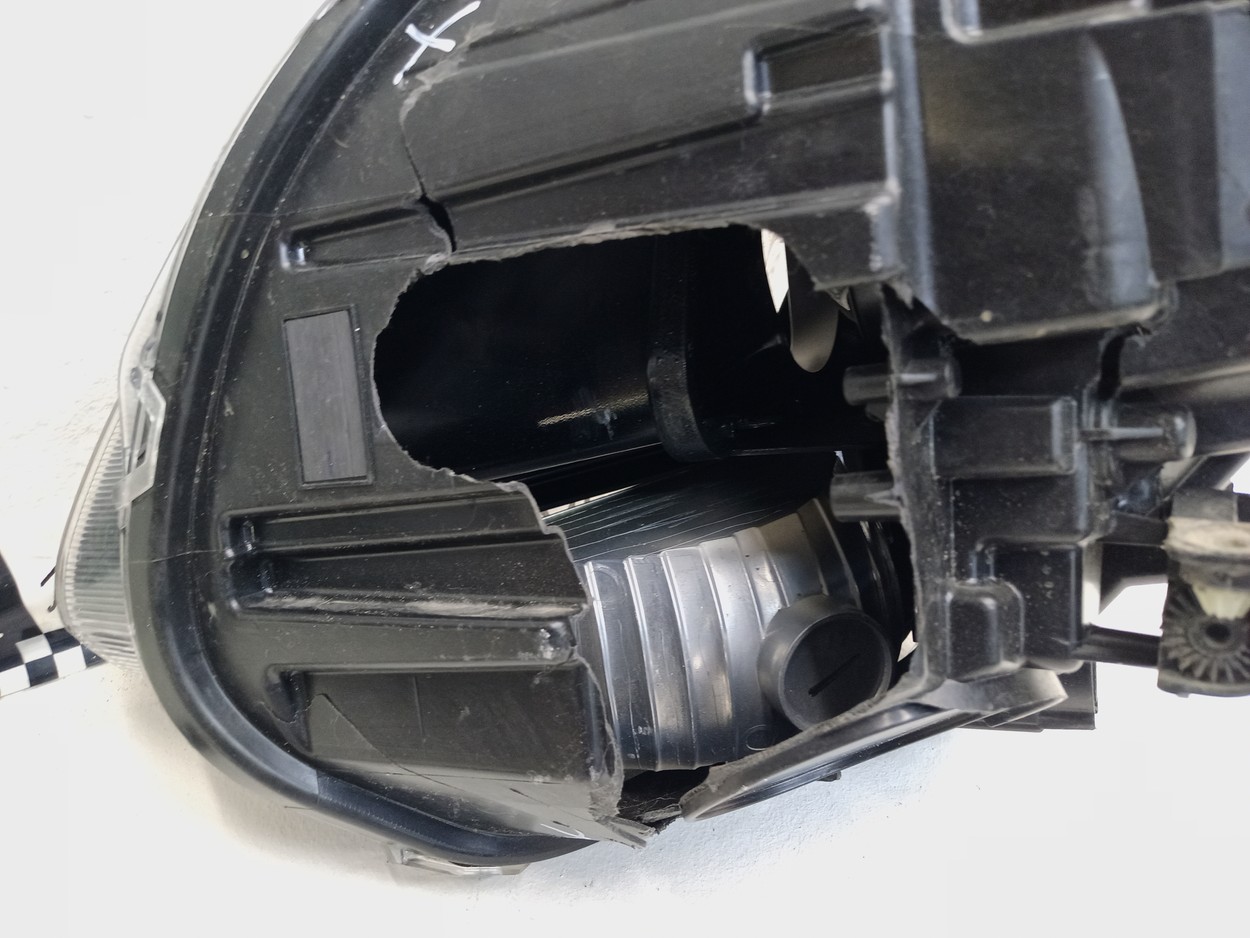 Фара передняя правая Omoda C5 галоген