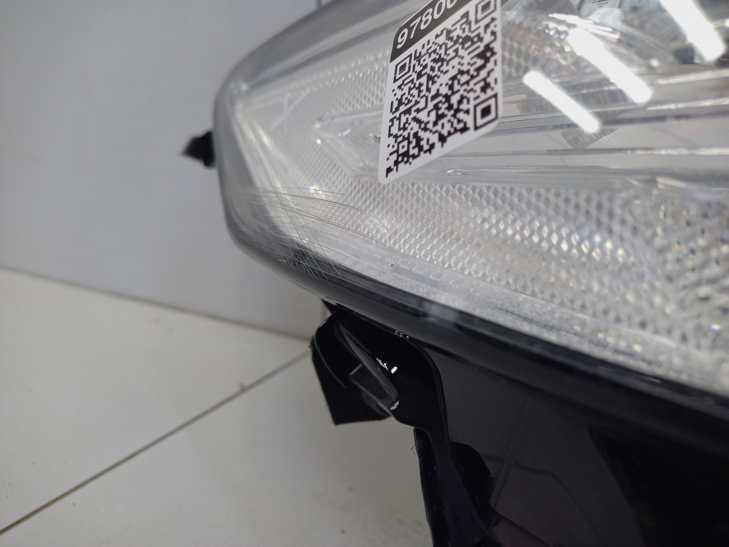 Фара передняя правая Toyota Camry V70 LED ДХО