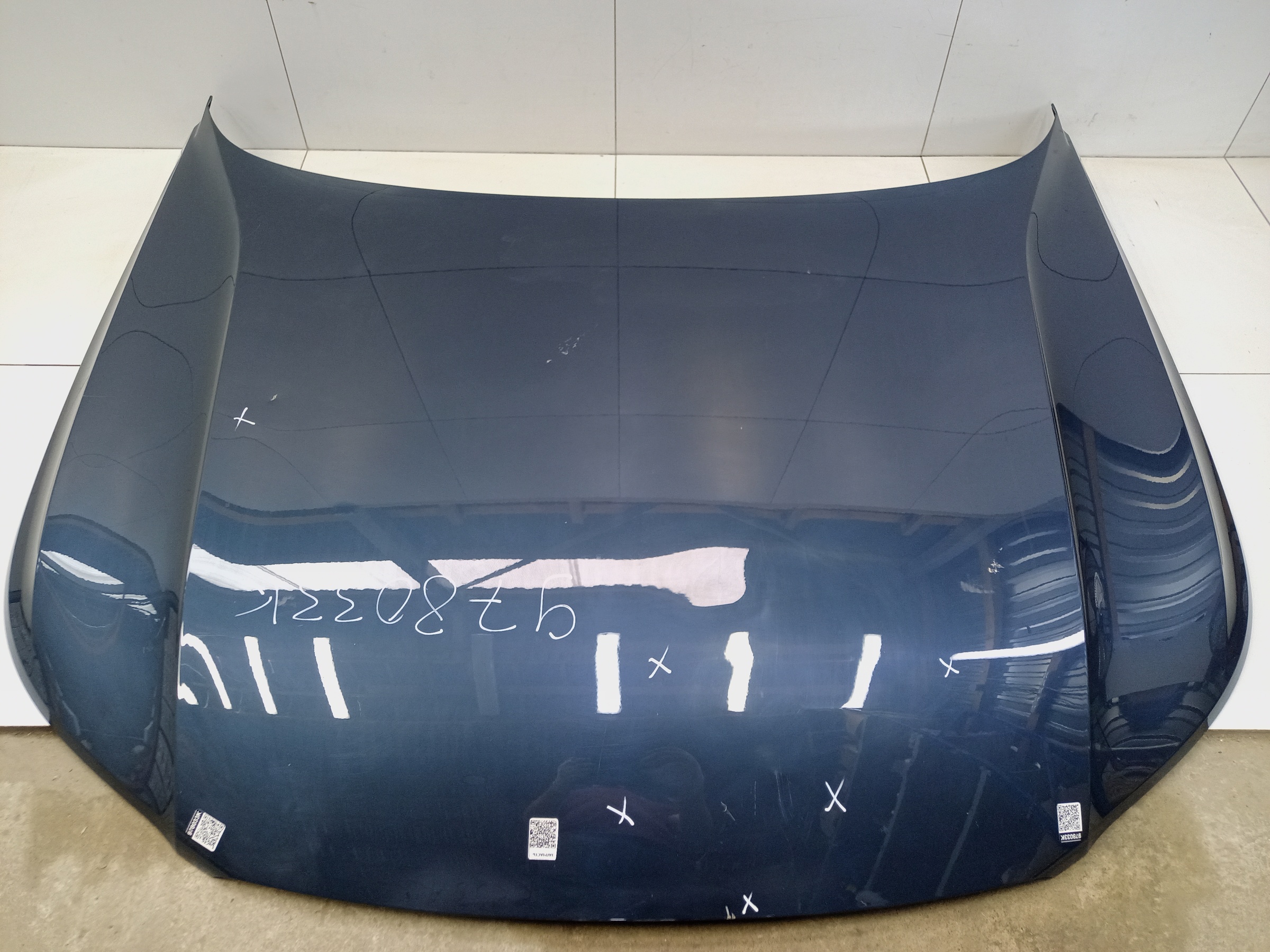 Капот Volvo XC40