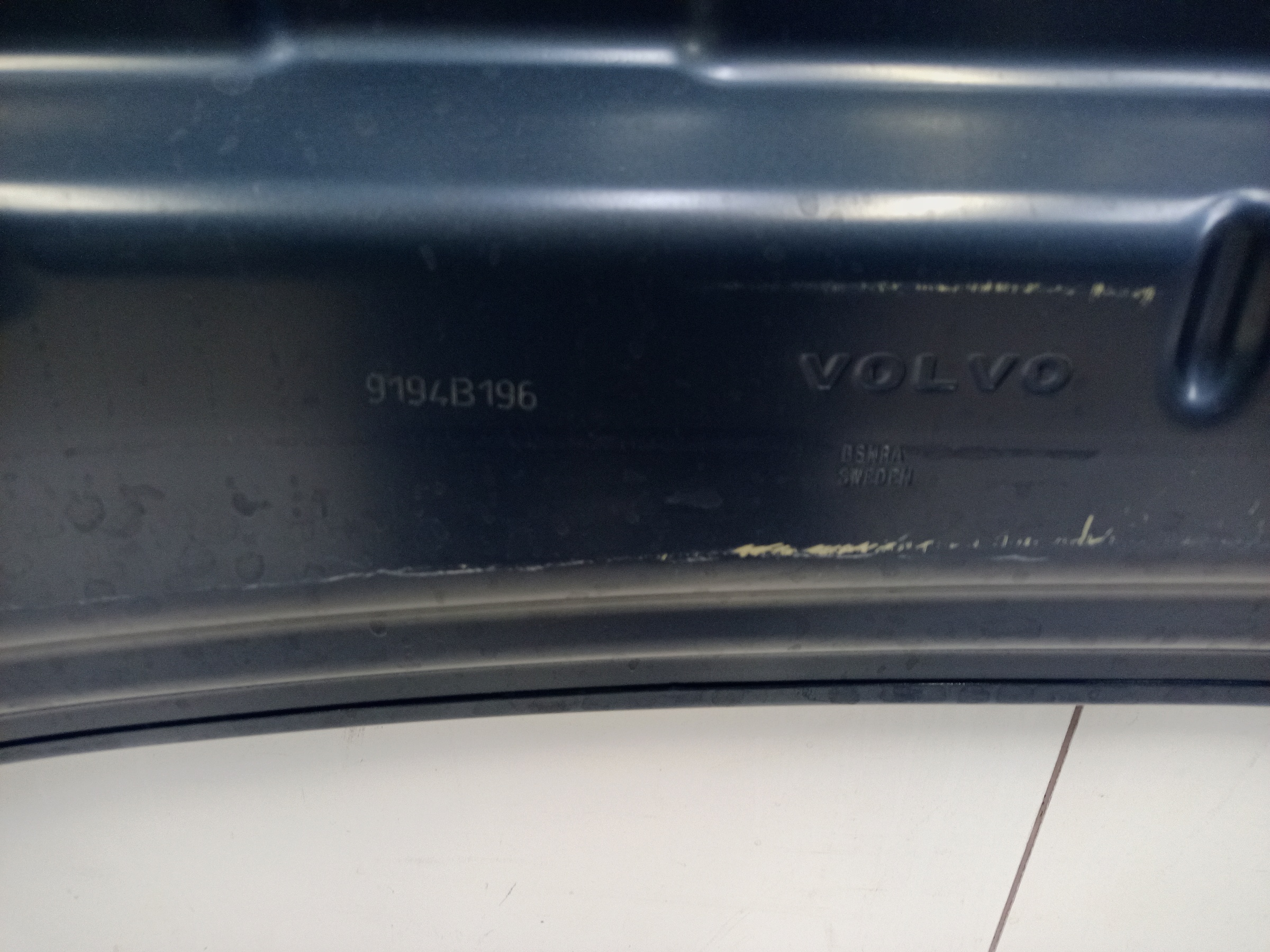 Капот Volvo XC40