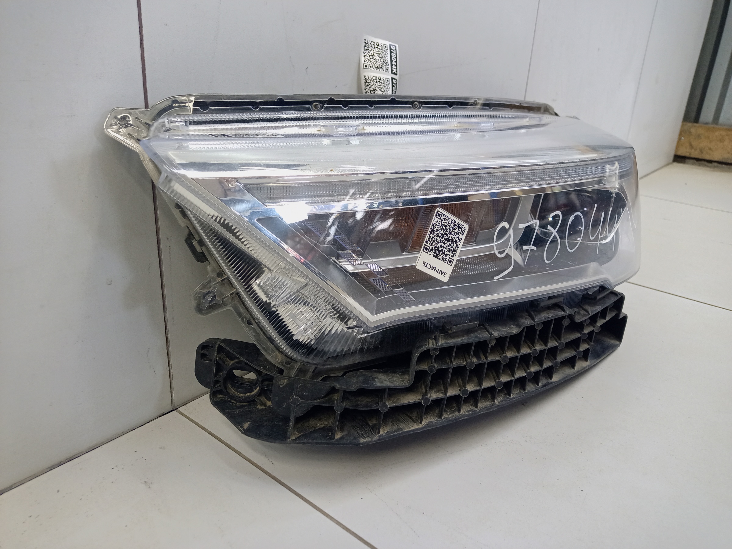 Фара передняя левая Haval M6 2 LED