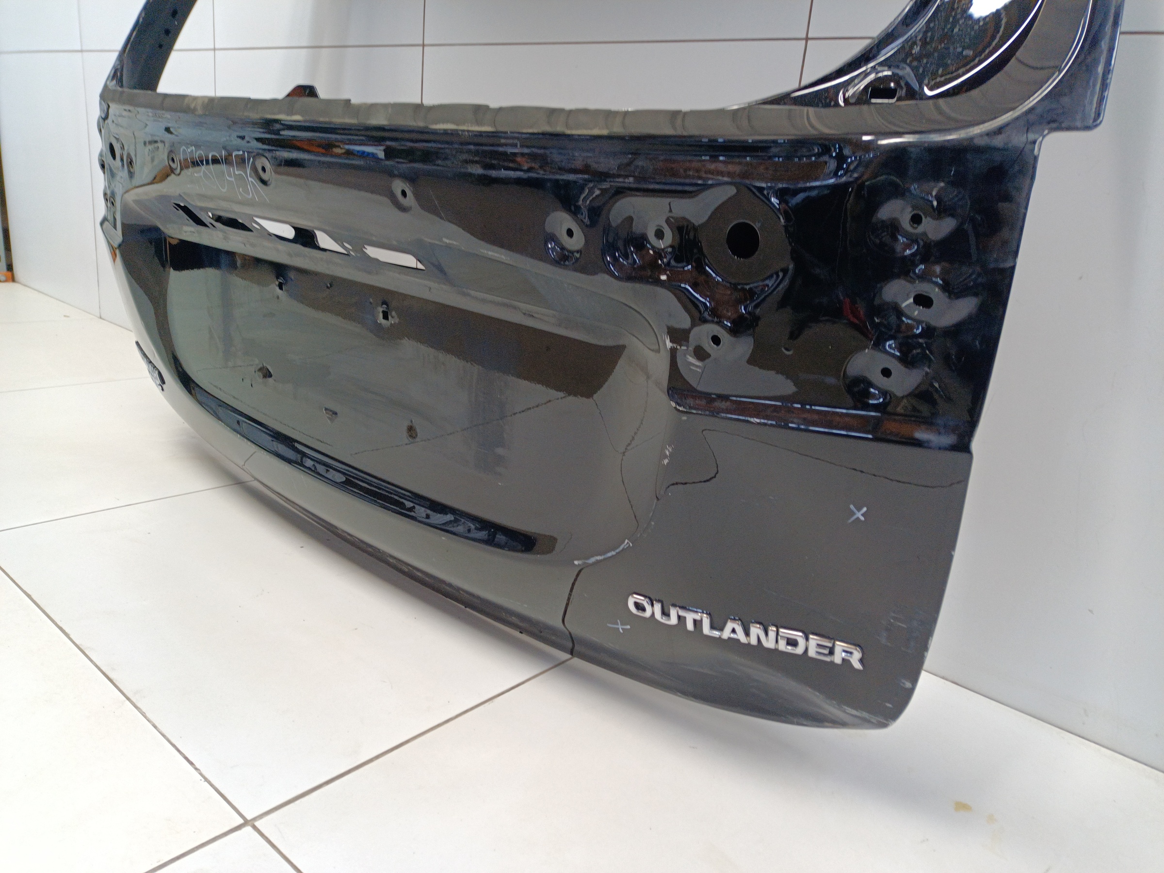 Крышка багажника Mitsubishi Outlander 3 Restail 2 под камеру