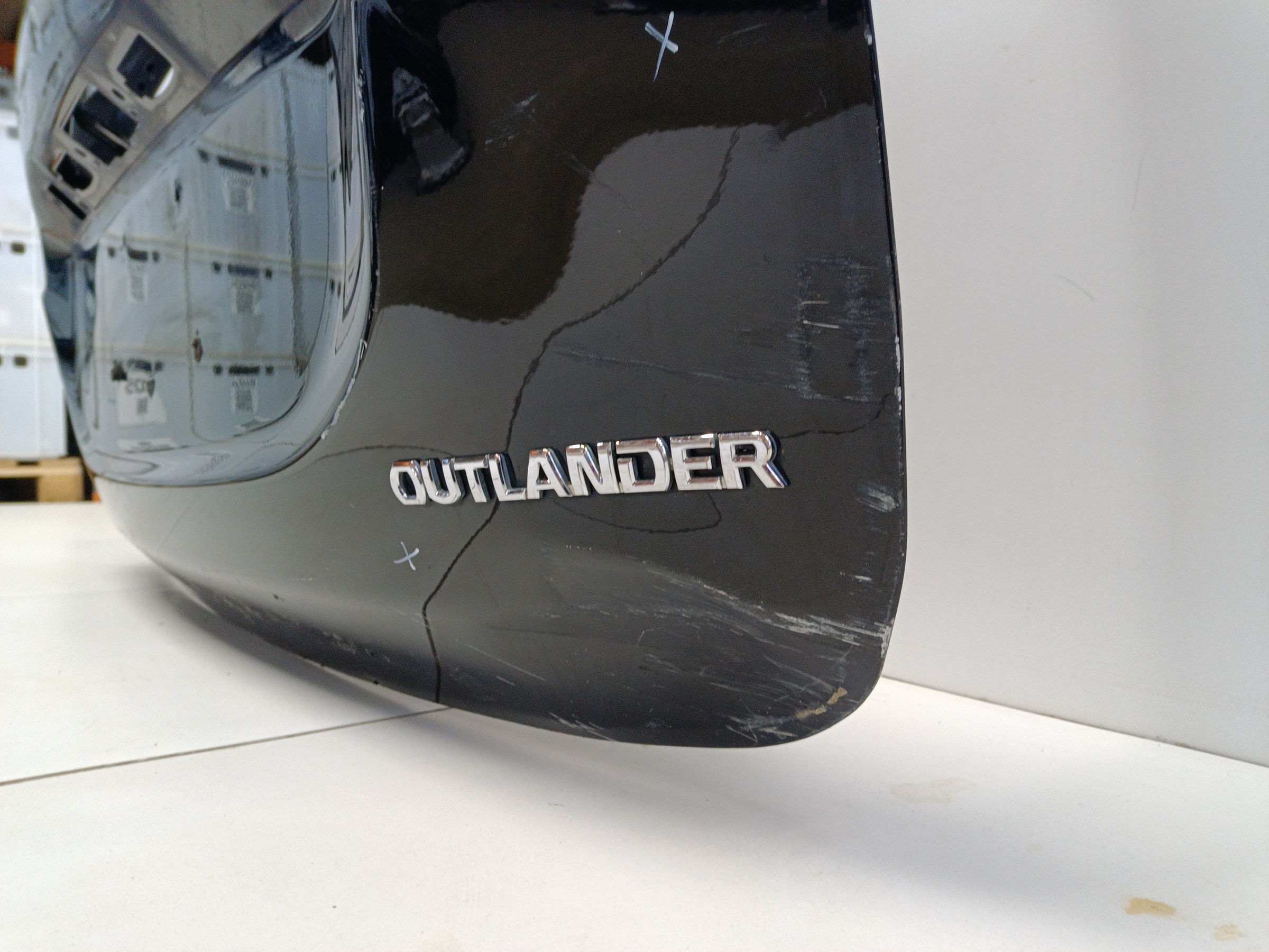Крышка багажника Mitsubishi Outlander 3 Restail 2 под камеру