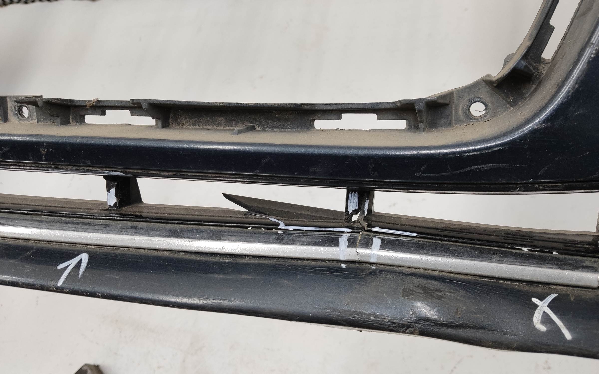 Бампер передний Audi A6 C7 Restail под омыватели и парктроник