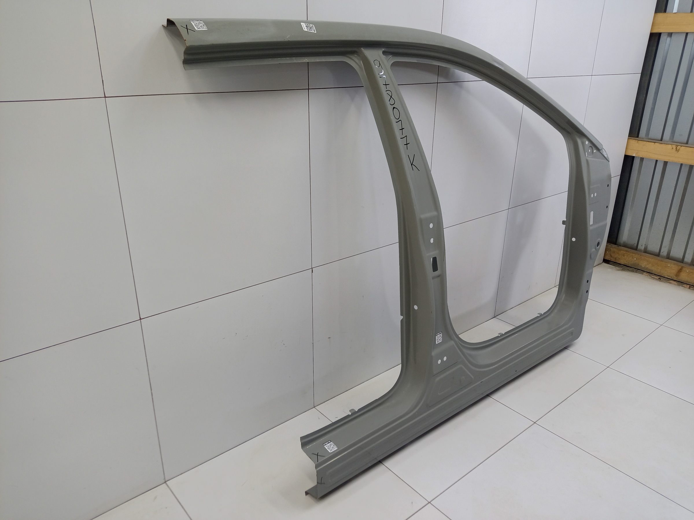 Боковая панель кузова правая SWM G01