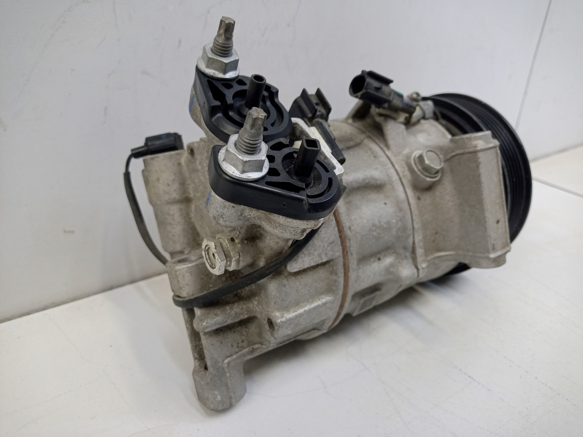 Компрессор кондиционера Geely Monjaro