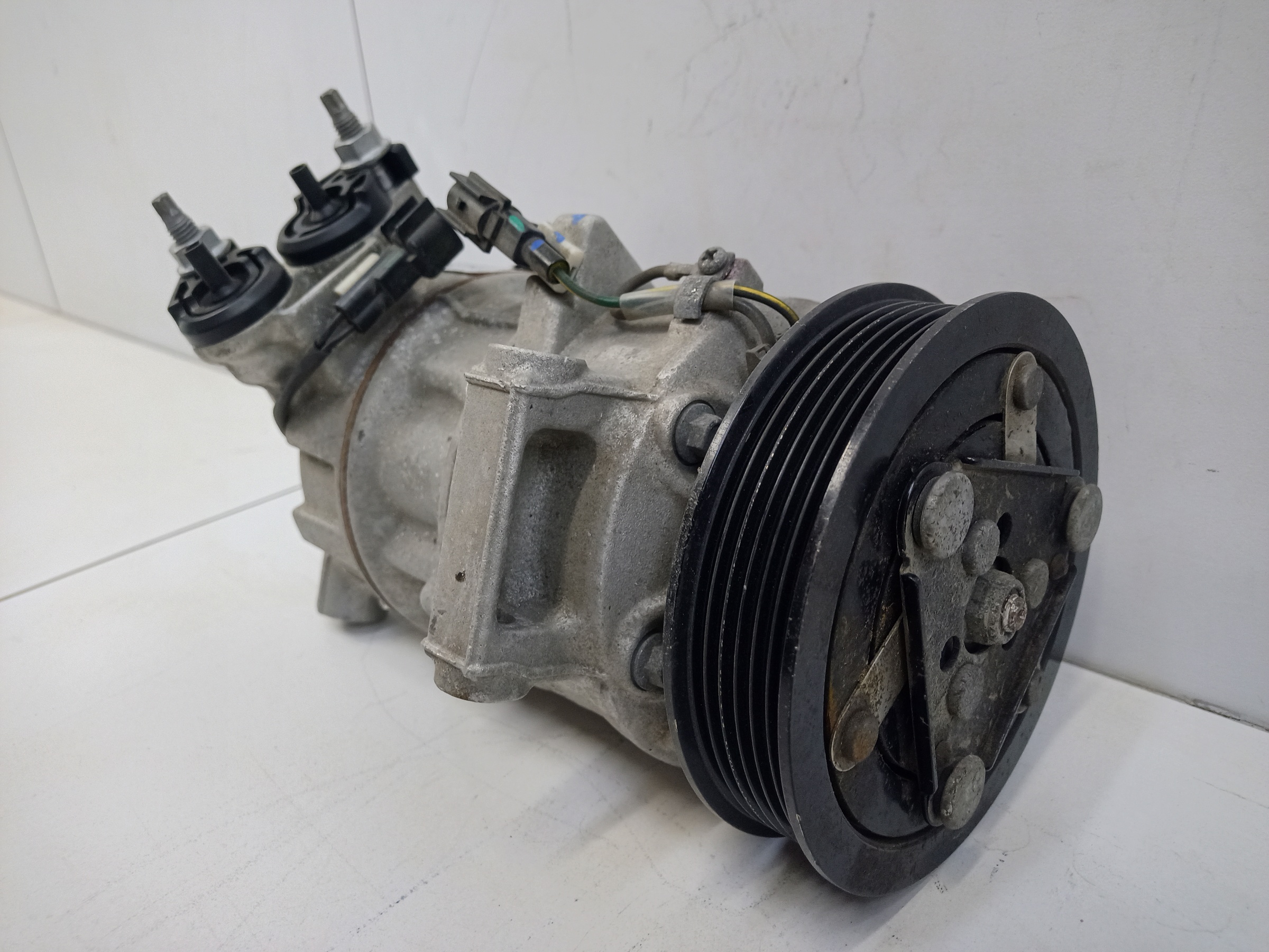 Компрессор кондиционера Geely Monjaro