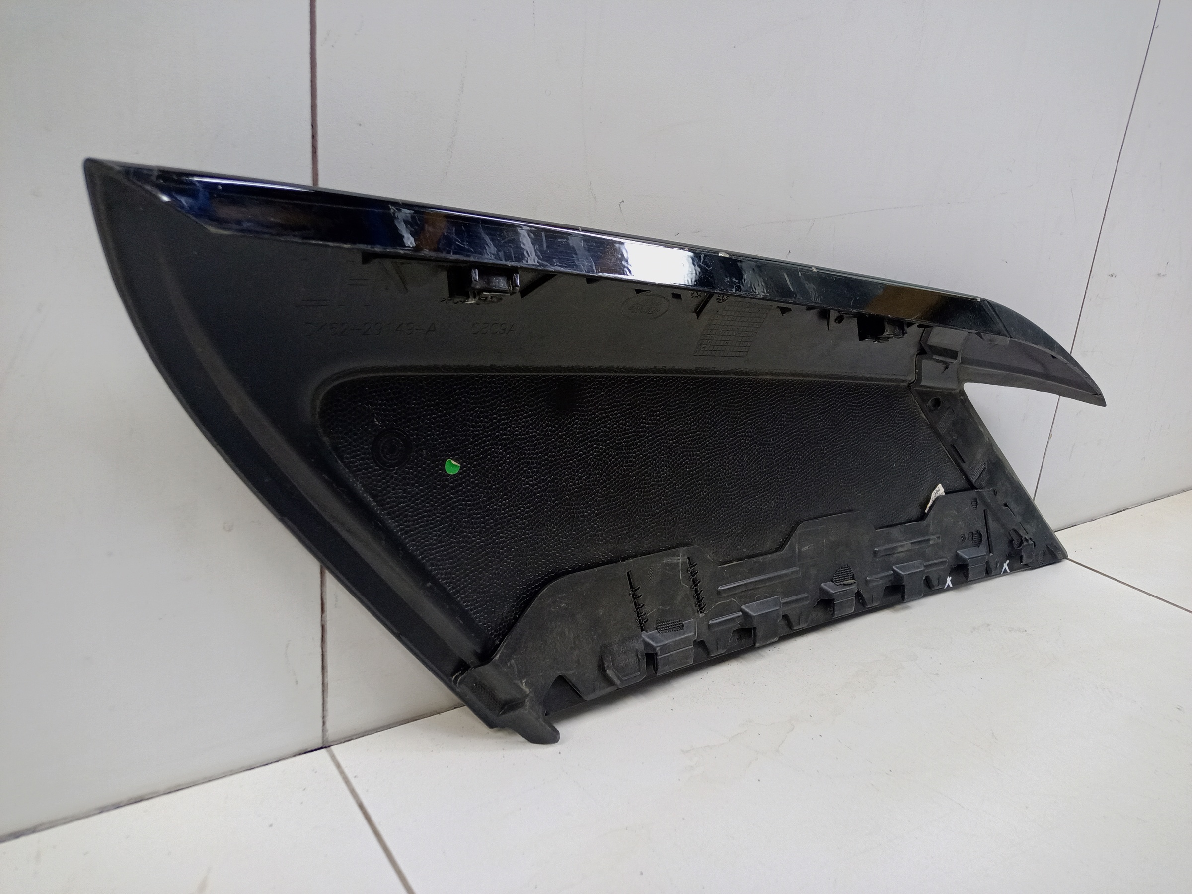 Накладка стойки кузова задней левой Land Rover Range Rover Sport 2
