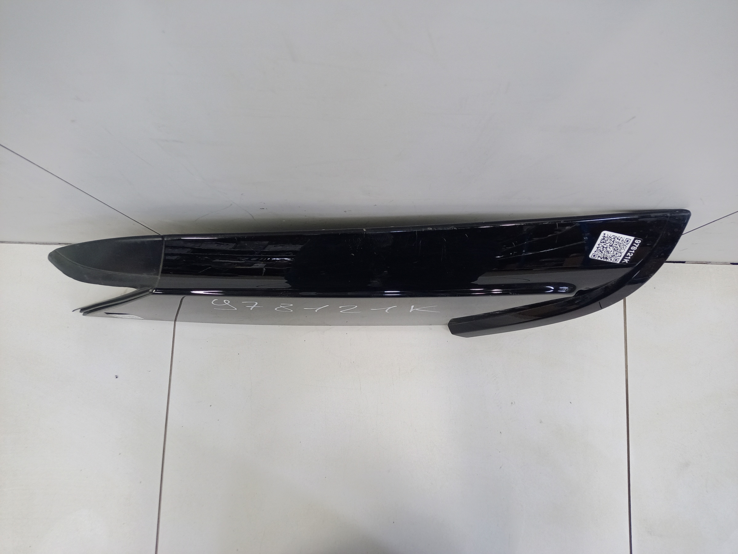 Накладка стойки кузова задней левой Land Rover Range Rover Sport 2