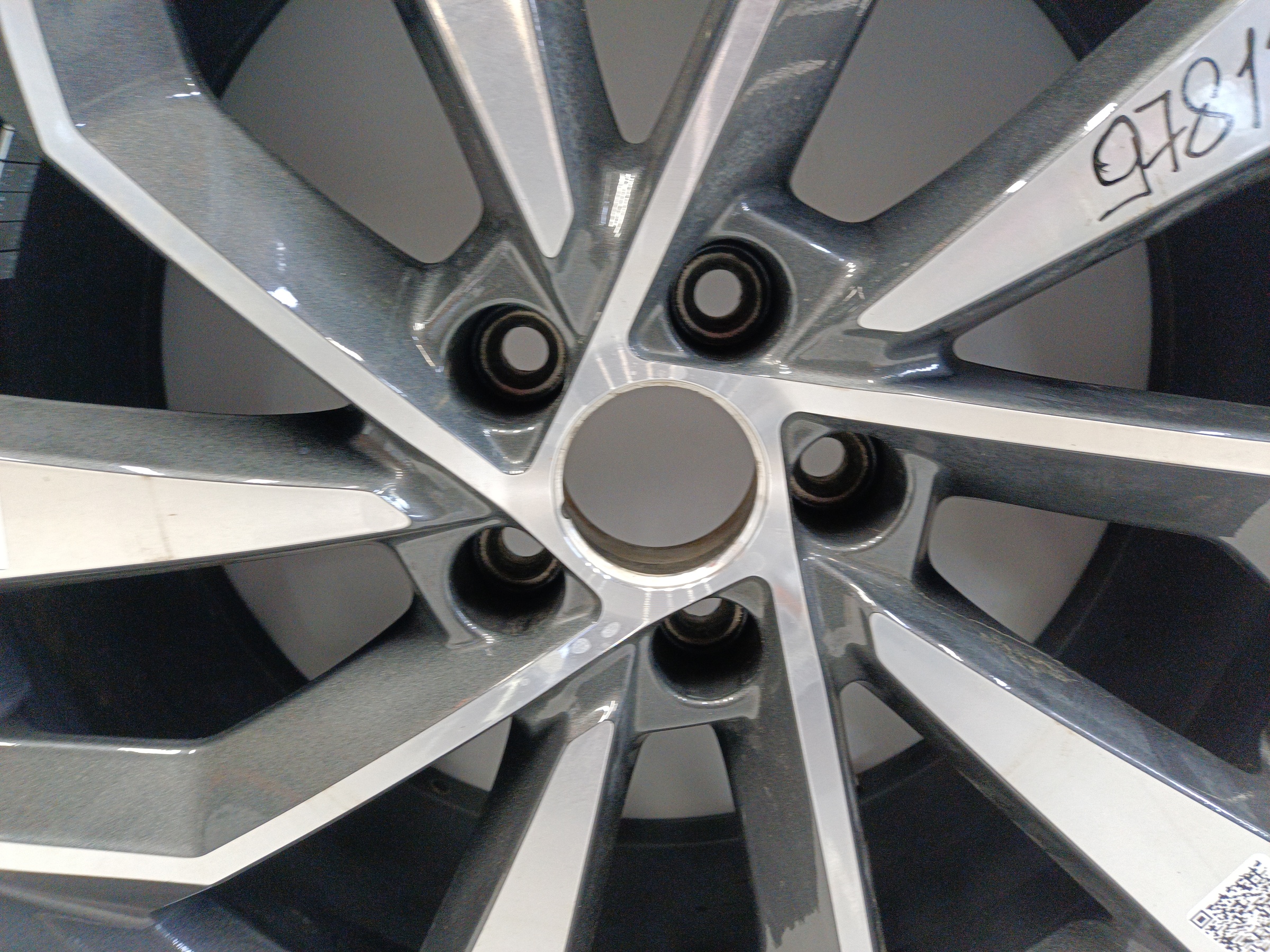 Диск колеса литой Audi Q5 2 R19