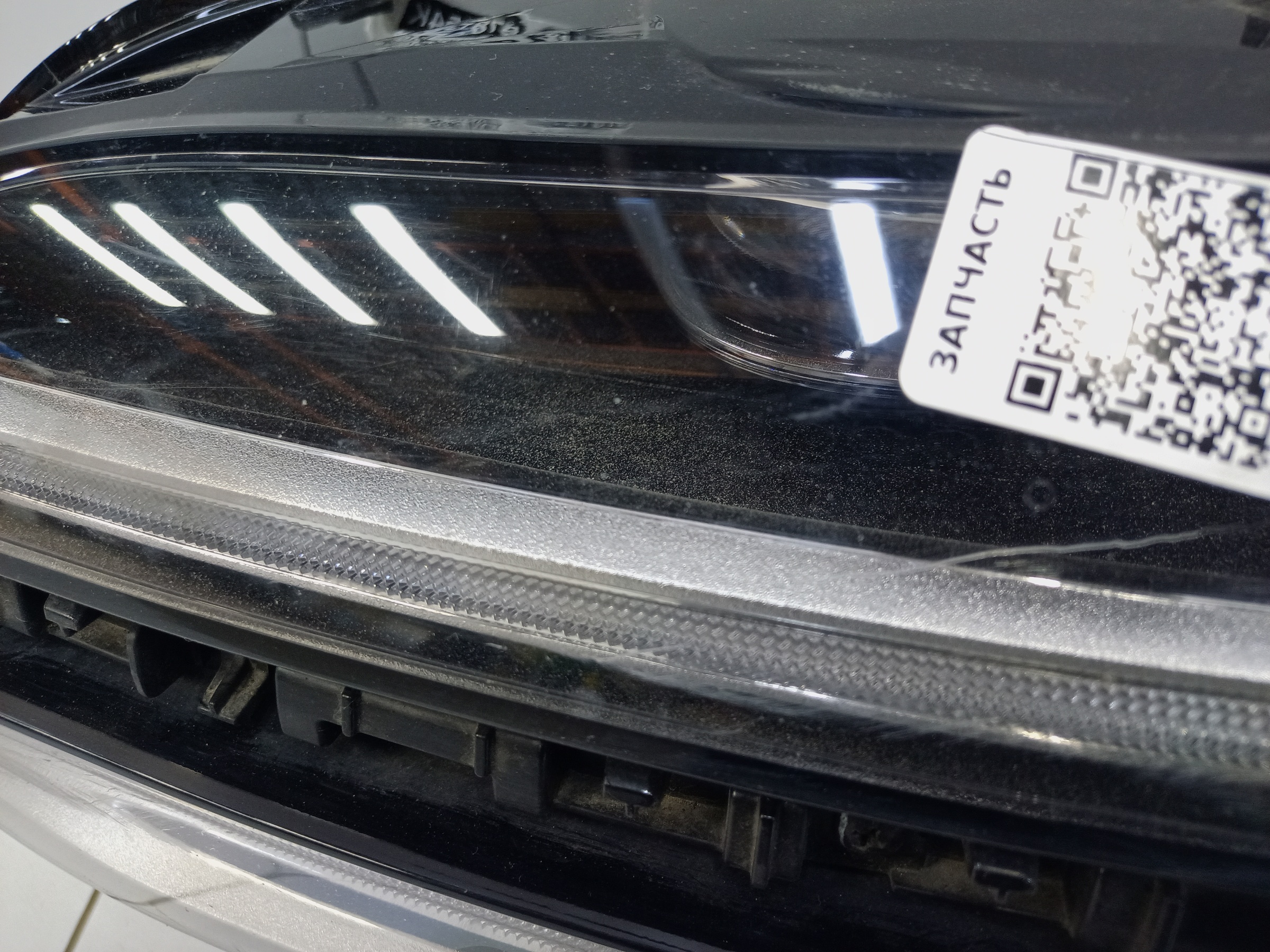 Фара передняя левая Genesis GV70 LED
