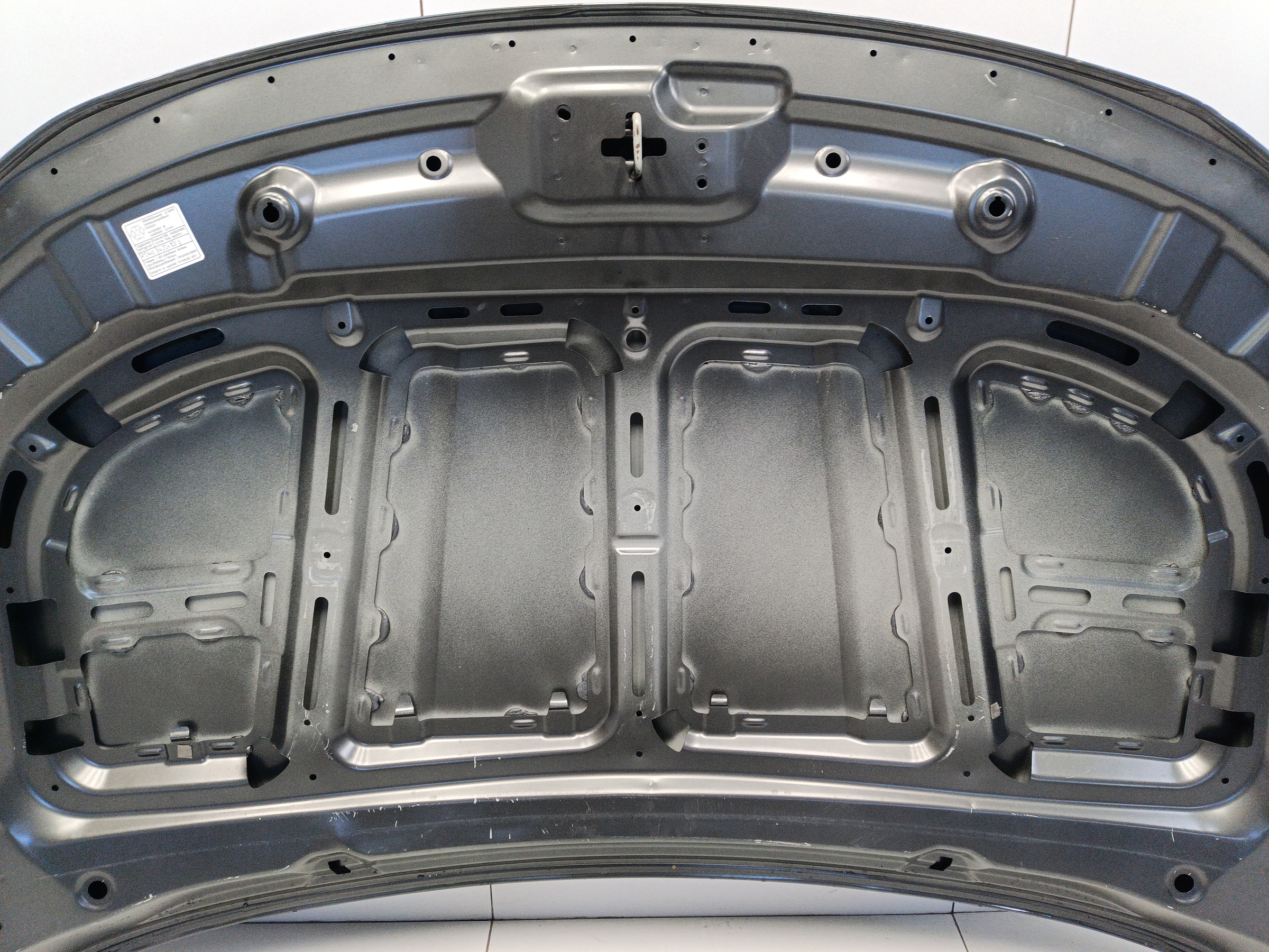 Капот Geely Coolray