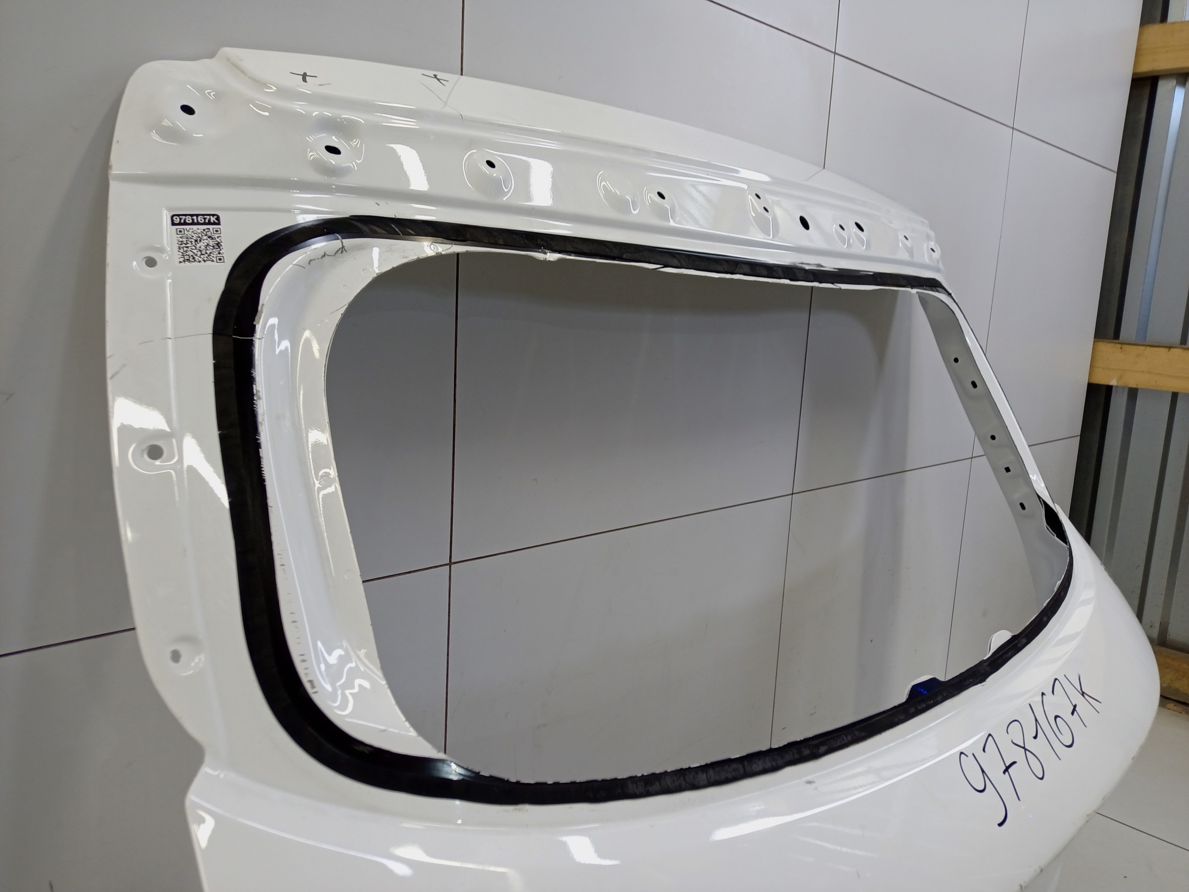 Крышка багажника Geely Coolray
