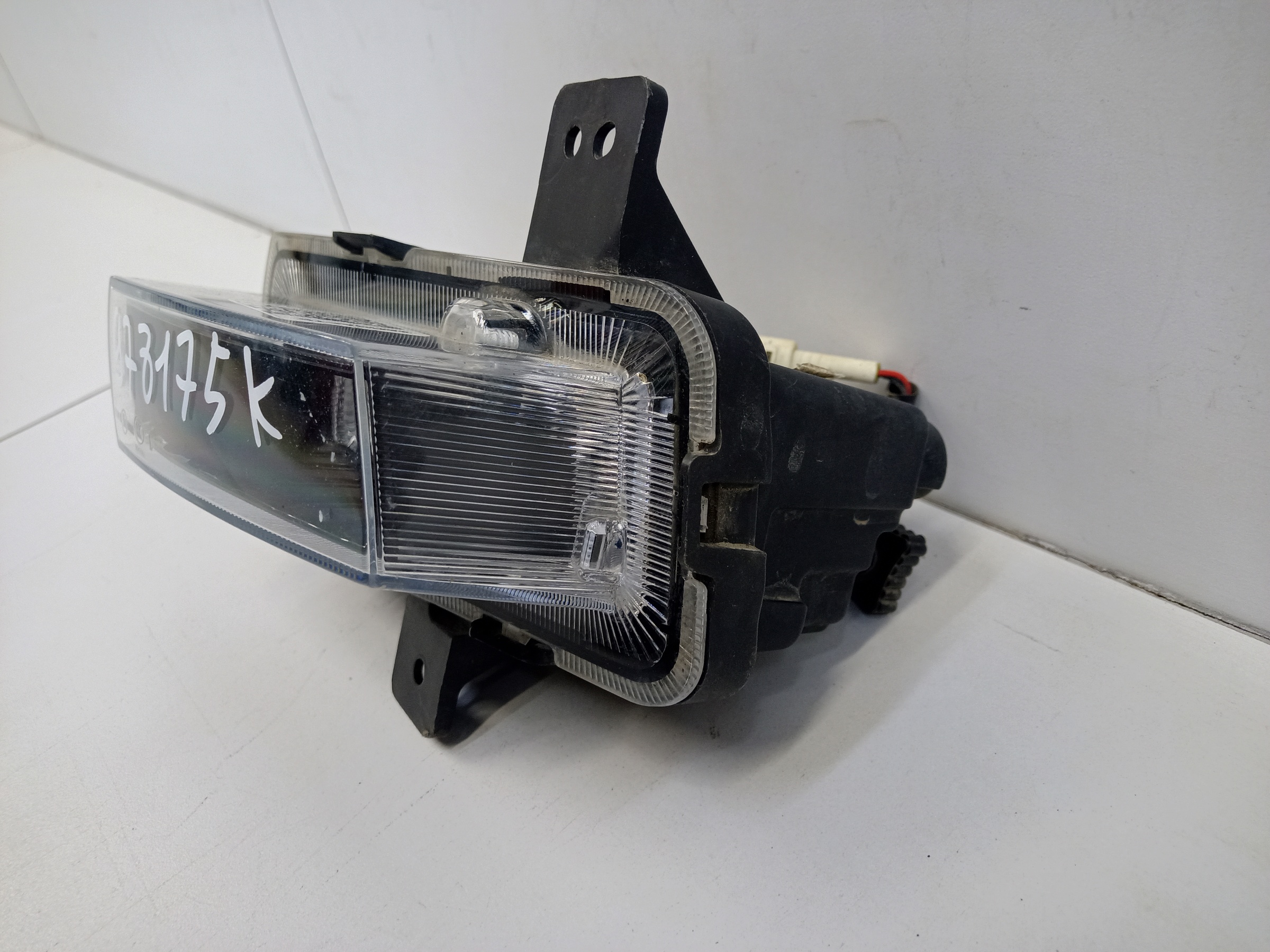 Фара ПТФ передняя левая Geely Coolray LED