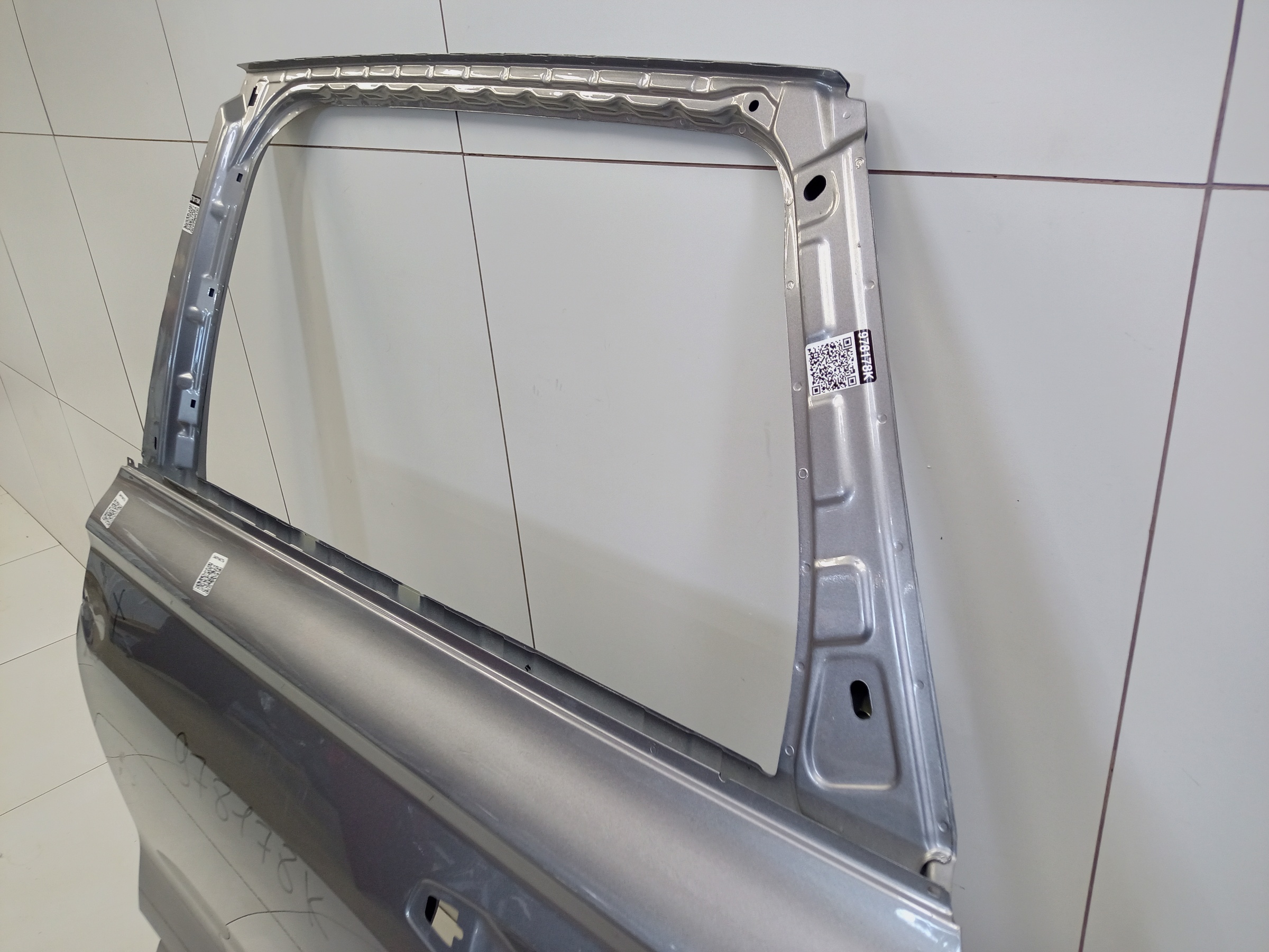 Дверь задняя левая Geely Monjaro