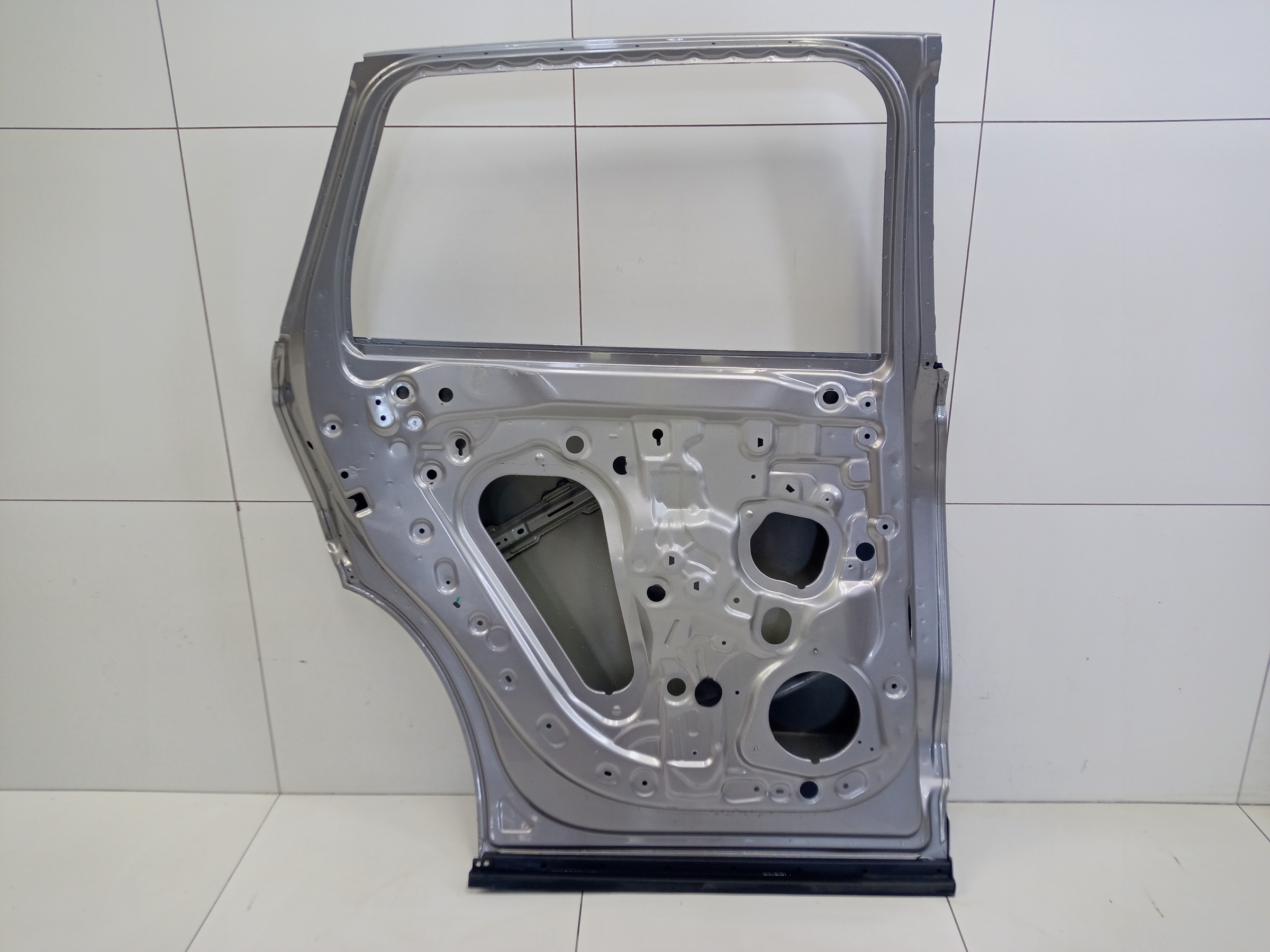 Дверь задняя левая Geely Monjaro