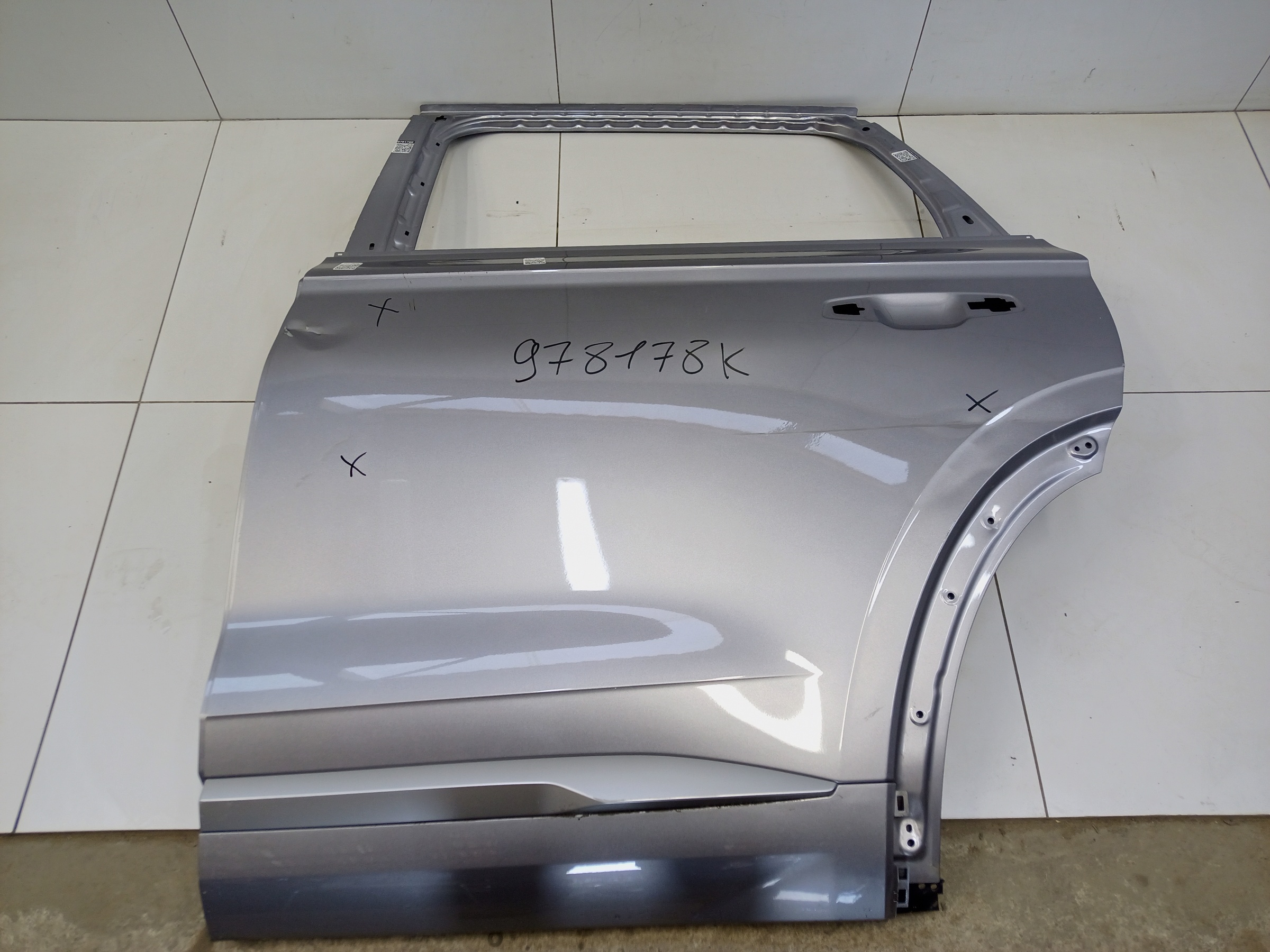 Дверь задняя левая Geely Monjaro