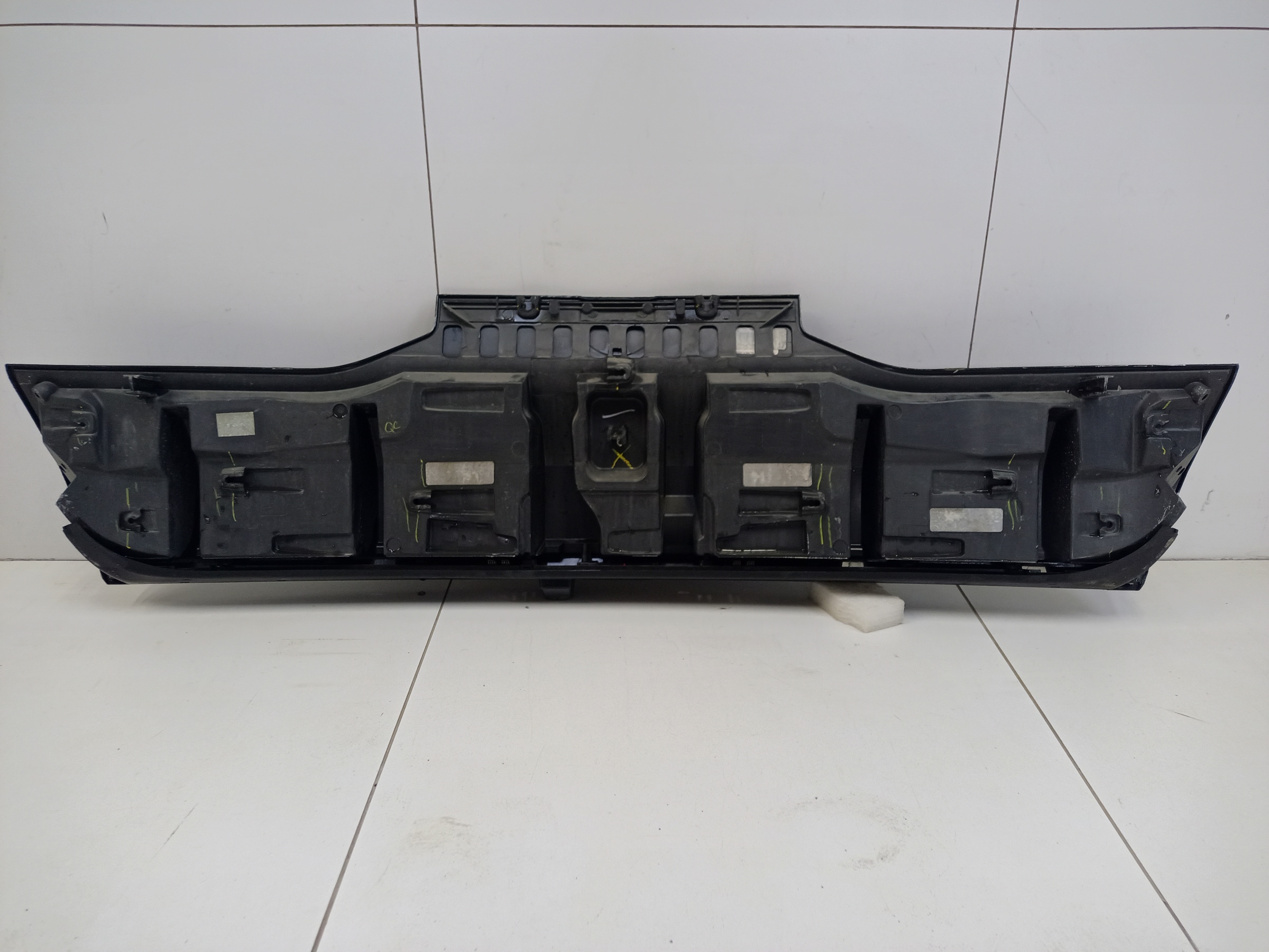 Накладка крышки багажника BMW X6 G06