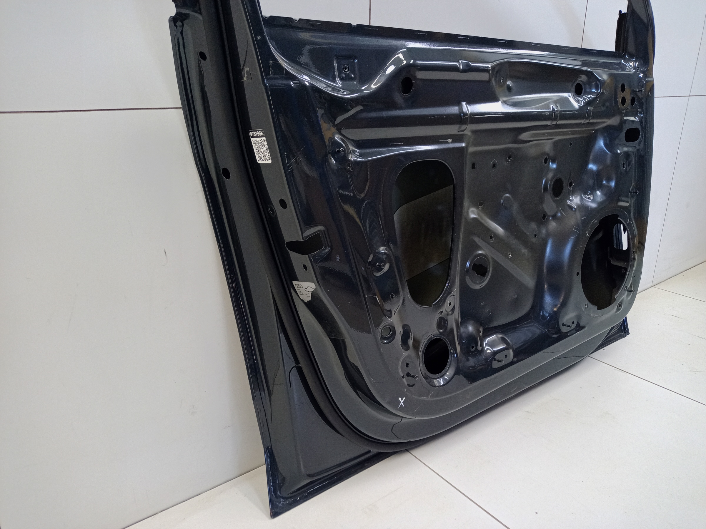 Дверь передняя левая Audi A4 B9 Restail