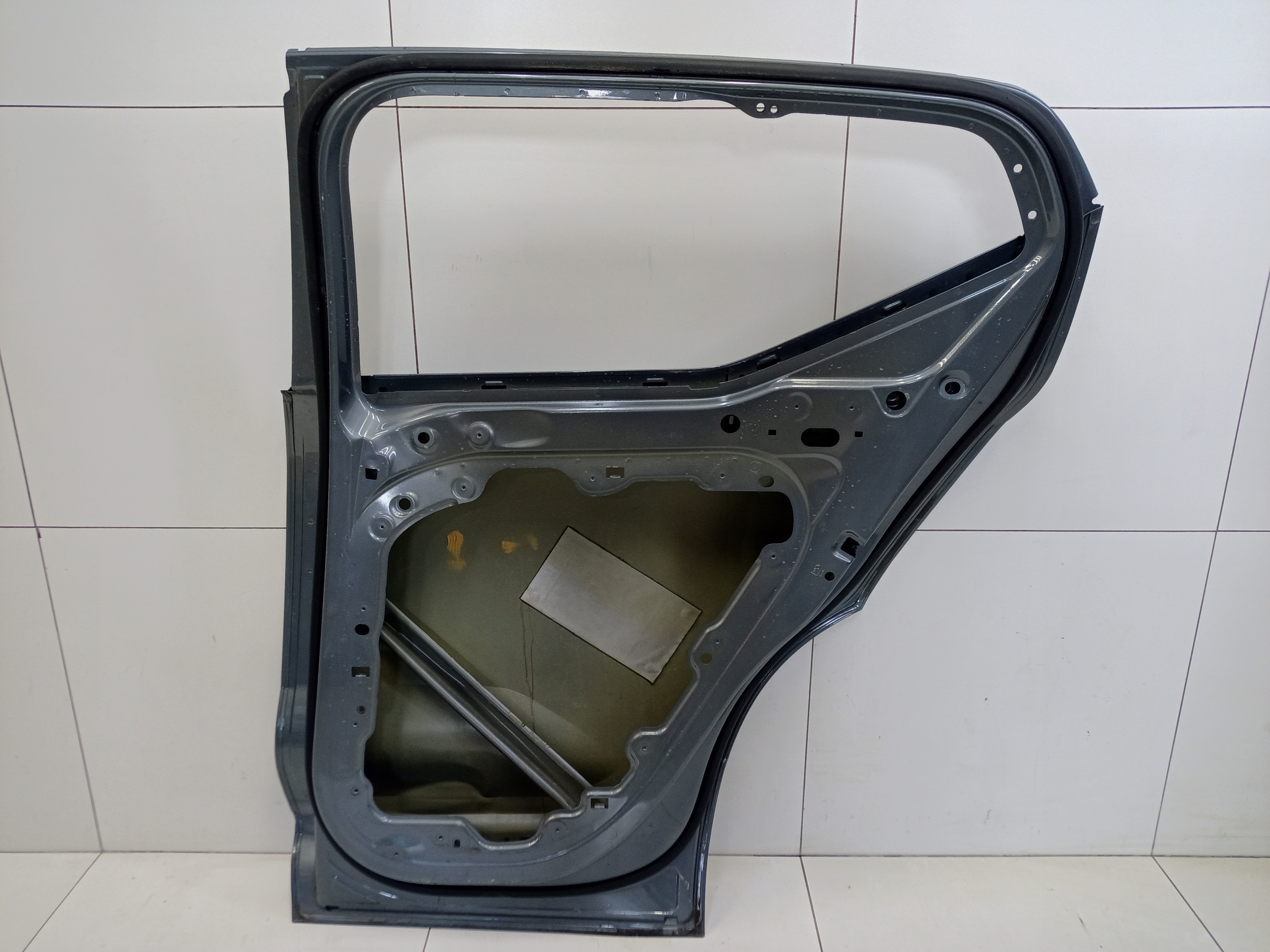 Дверь задняя правая Volvo XC40