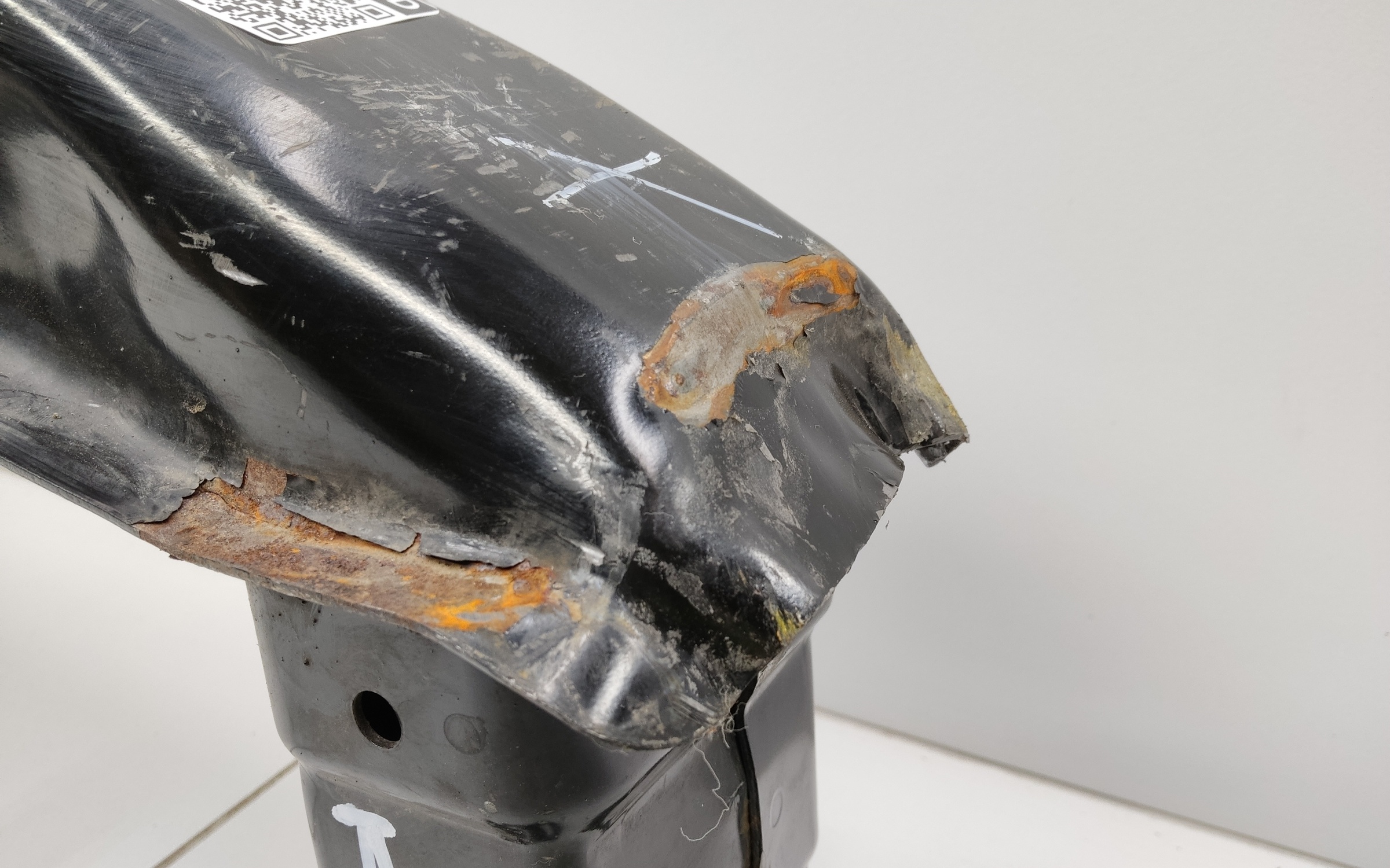 Усилитель переднего бампера Volkswagen Polo 5