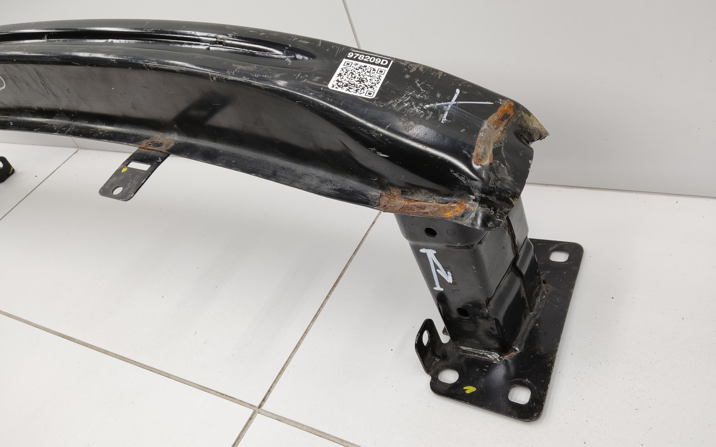 Усилитель переднего бампера Volkswagen Polo 5