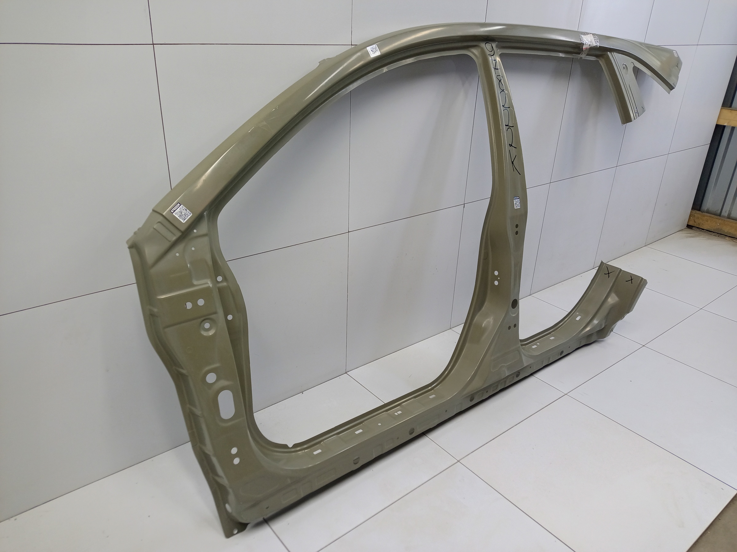 Панель кузова боковая левая Haval M6 2