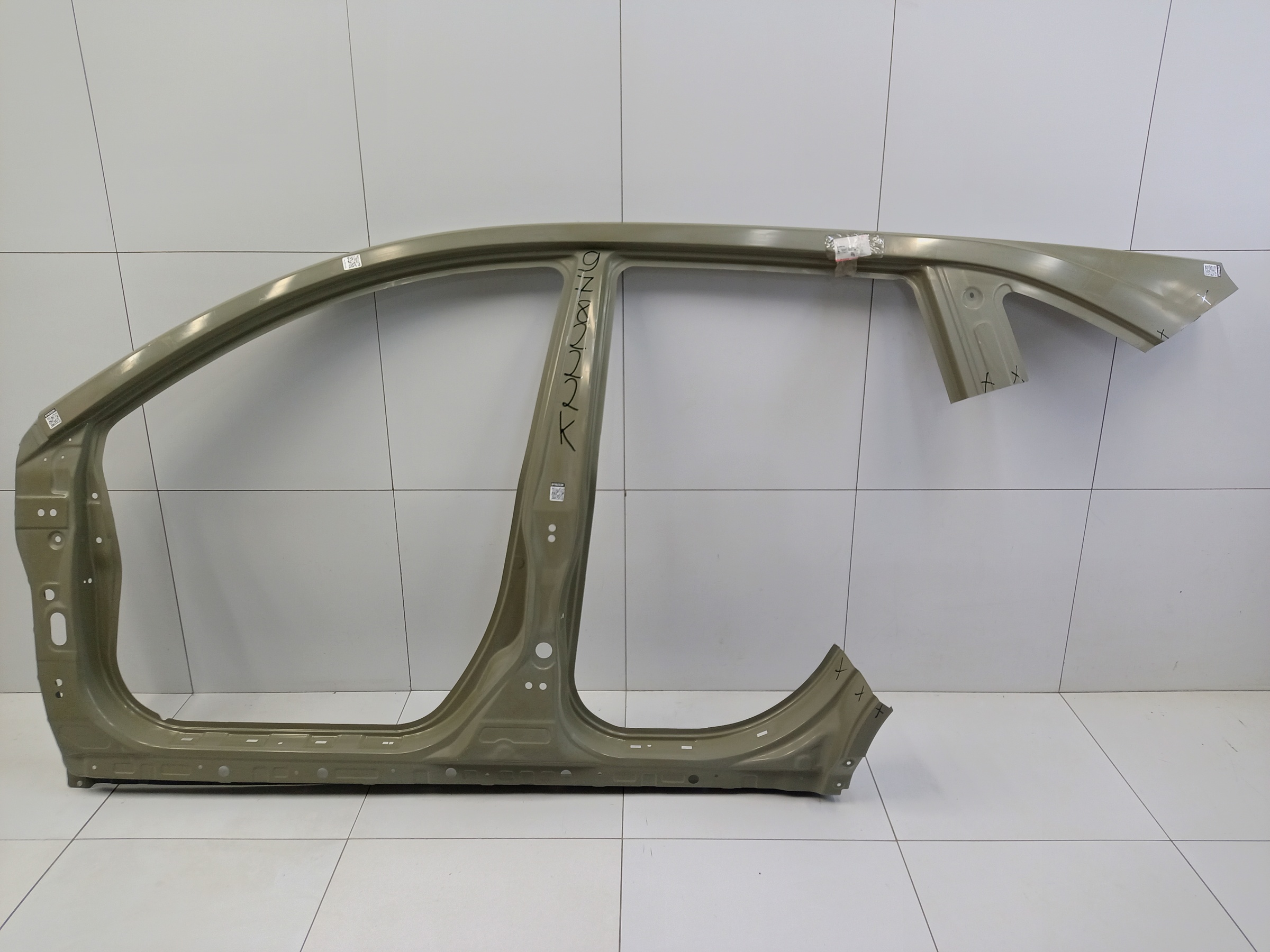 Панель кузова боковая левая Haval M6 2