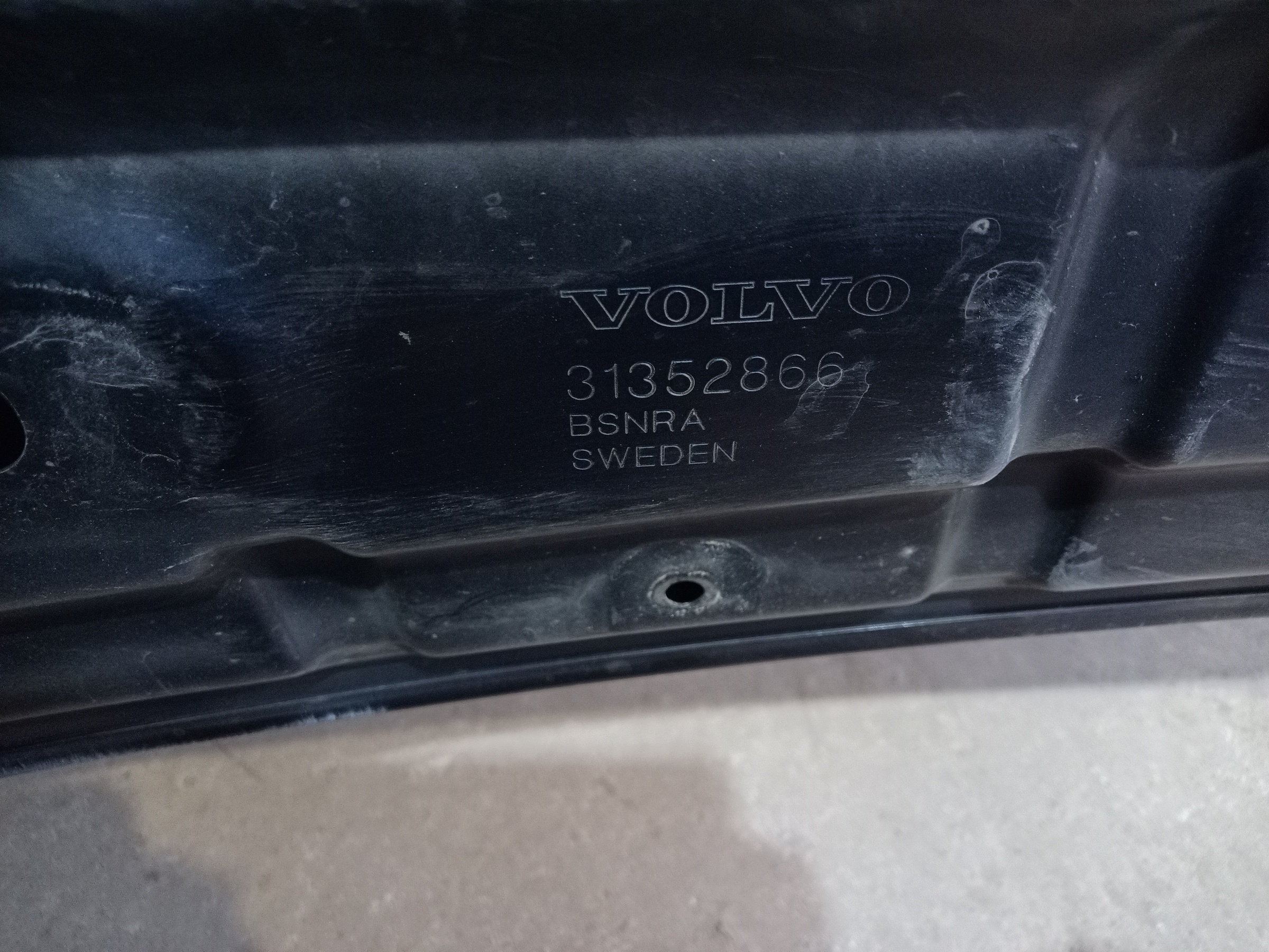 Капот Volvo XC90 2