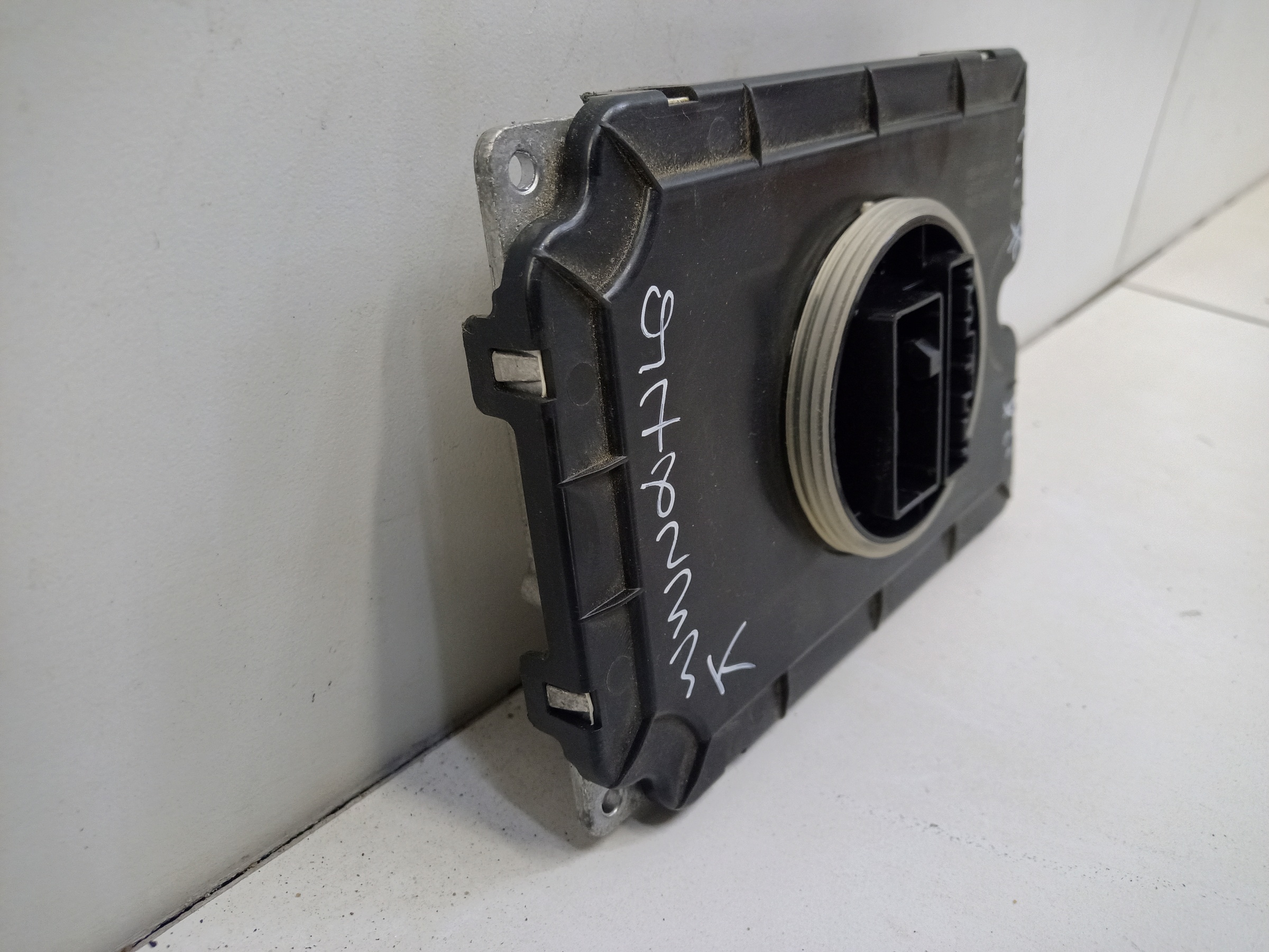 Блок управления фарой Geely Atlas 2