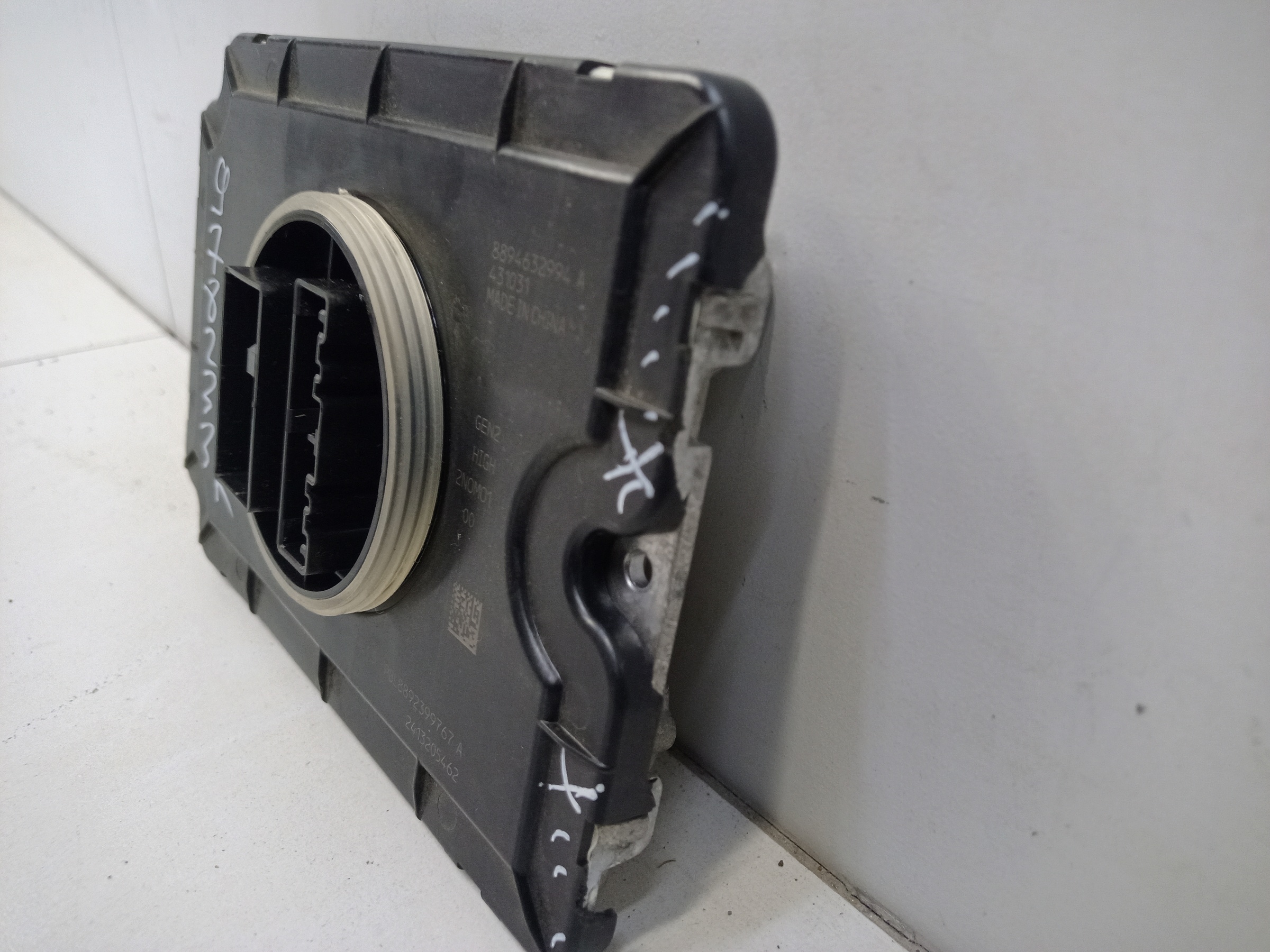 Блок управления фарой Geely Atlas 2