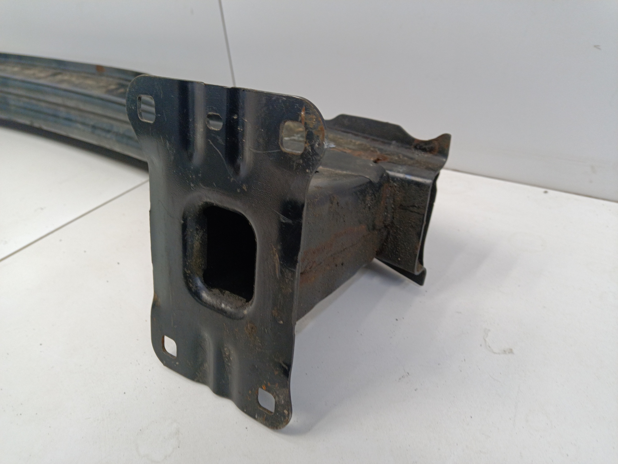 Усилитель заднего бампера Audi A3 8V Hatchback