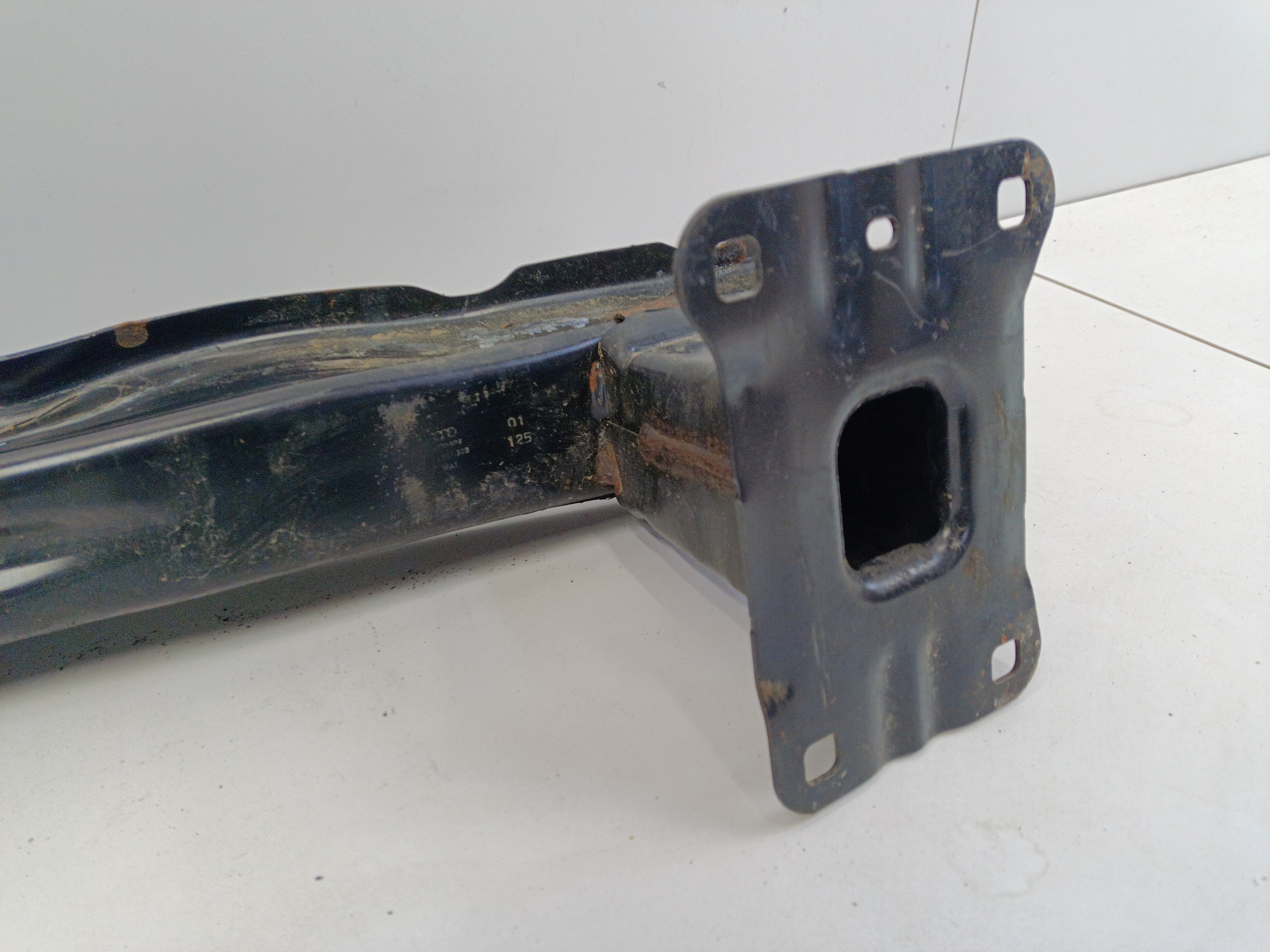 Усилитель заднего бампера Audi A3 8V Hatchback