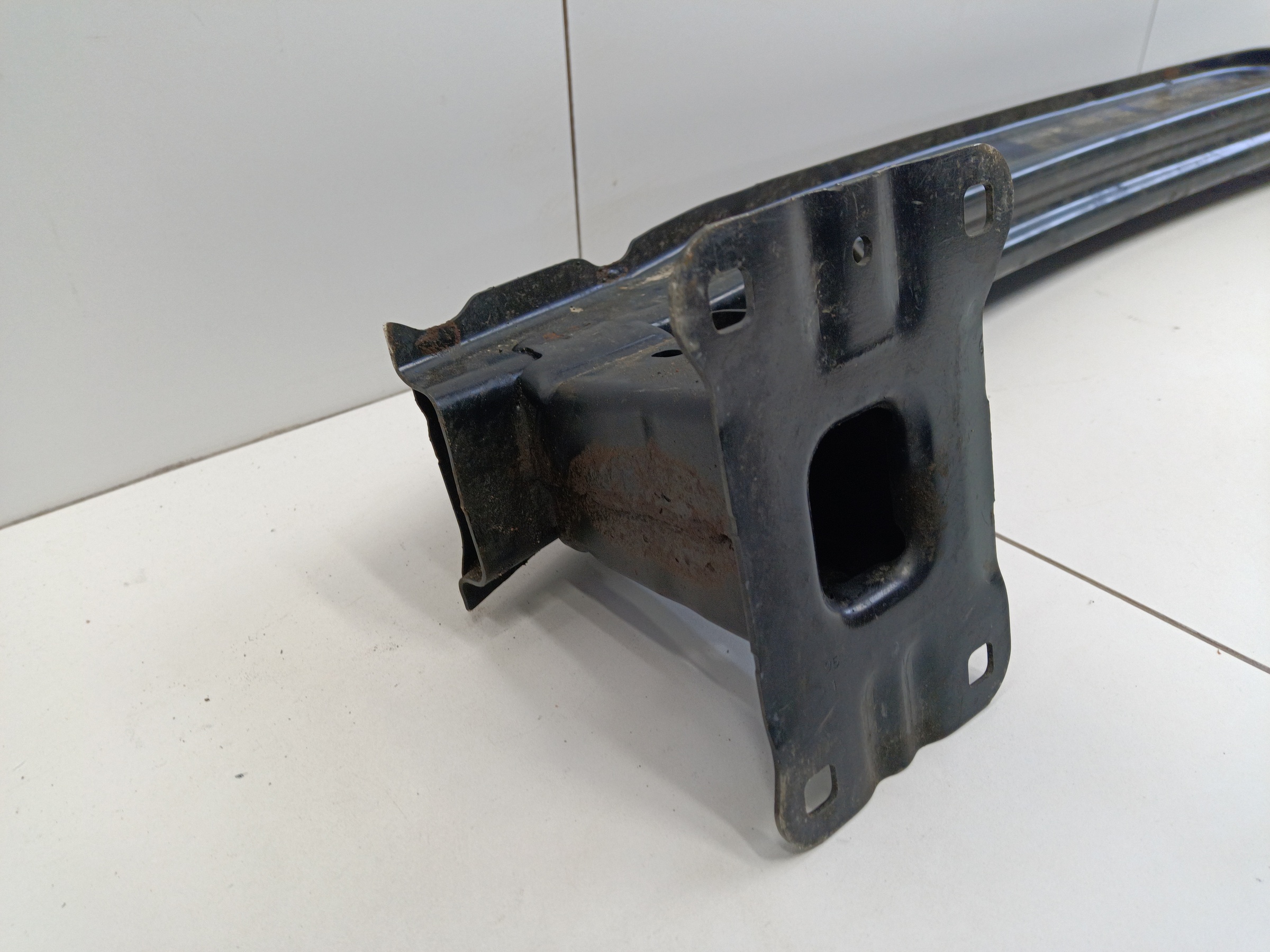 Усилитель заднего бампера Audi A3 8V Hatchback