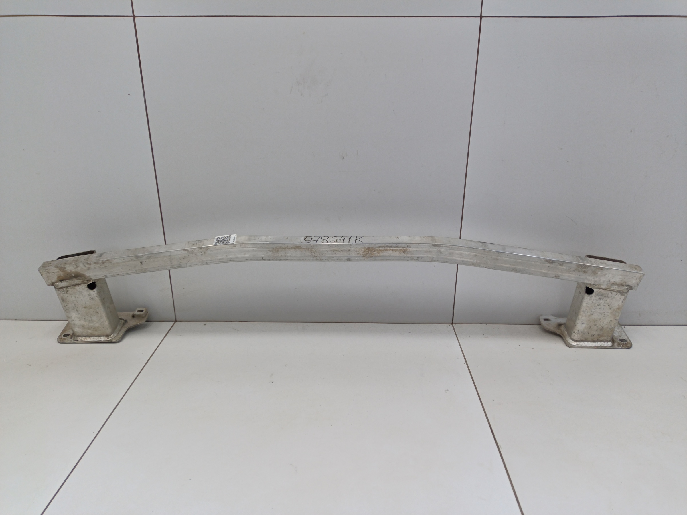 Усилитель переднего бампера Peugeot 3008 2