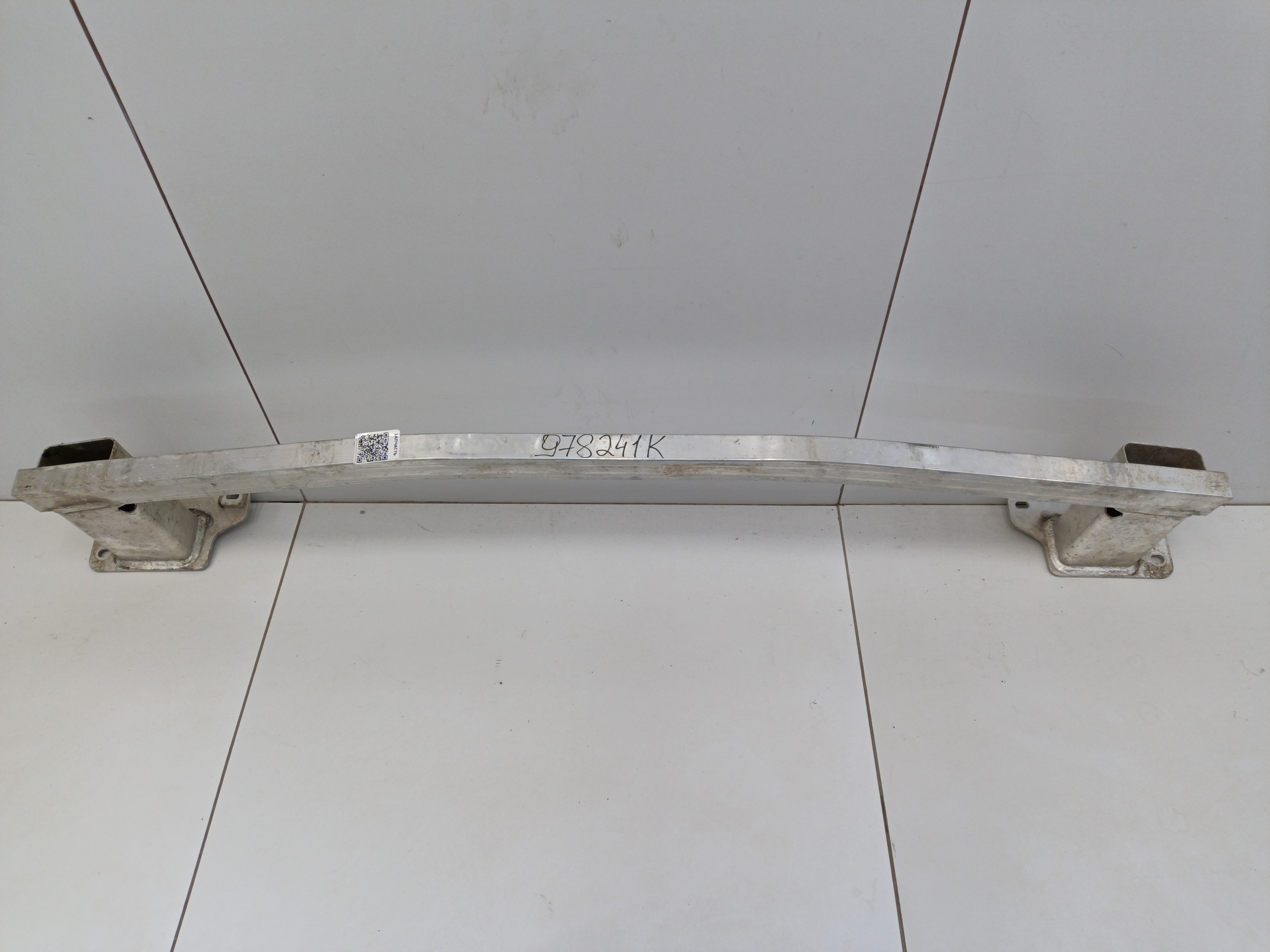 Усилитель переднего бампера Peugeot 3008 2