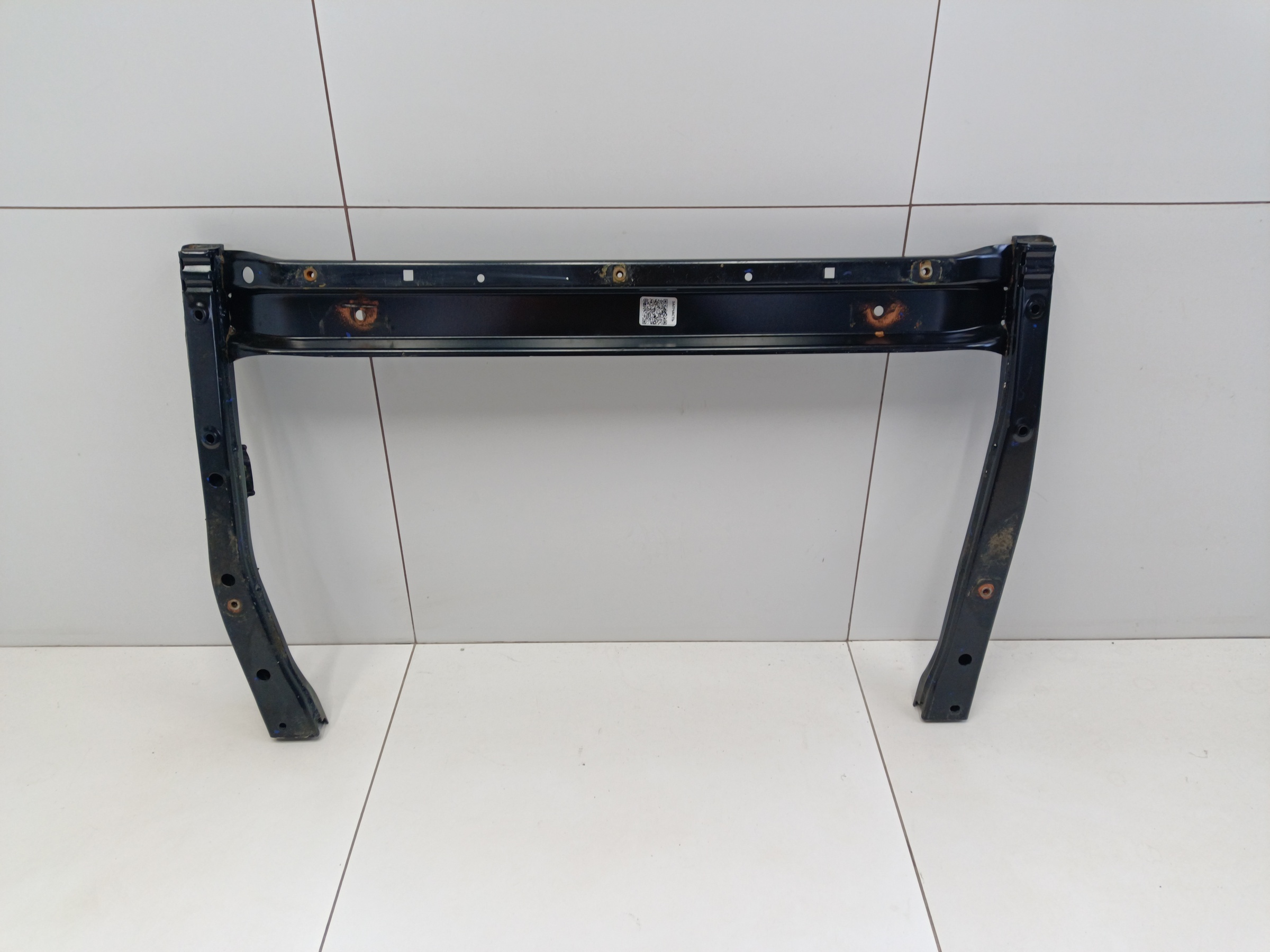 Балка поперечная передняя Geely Monjaro